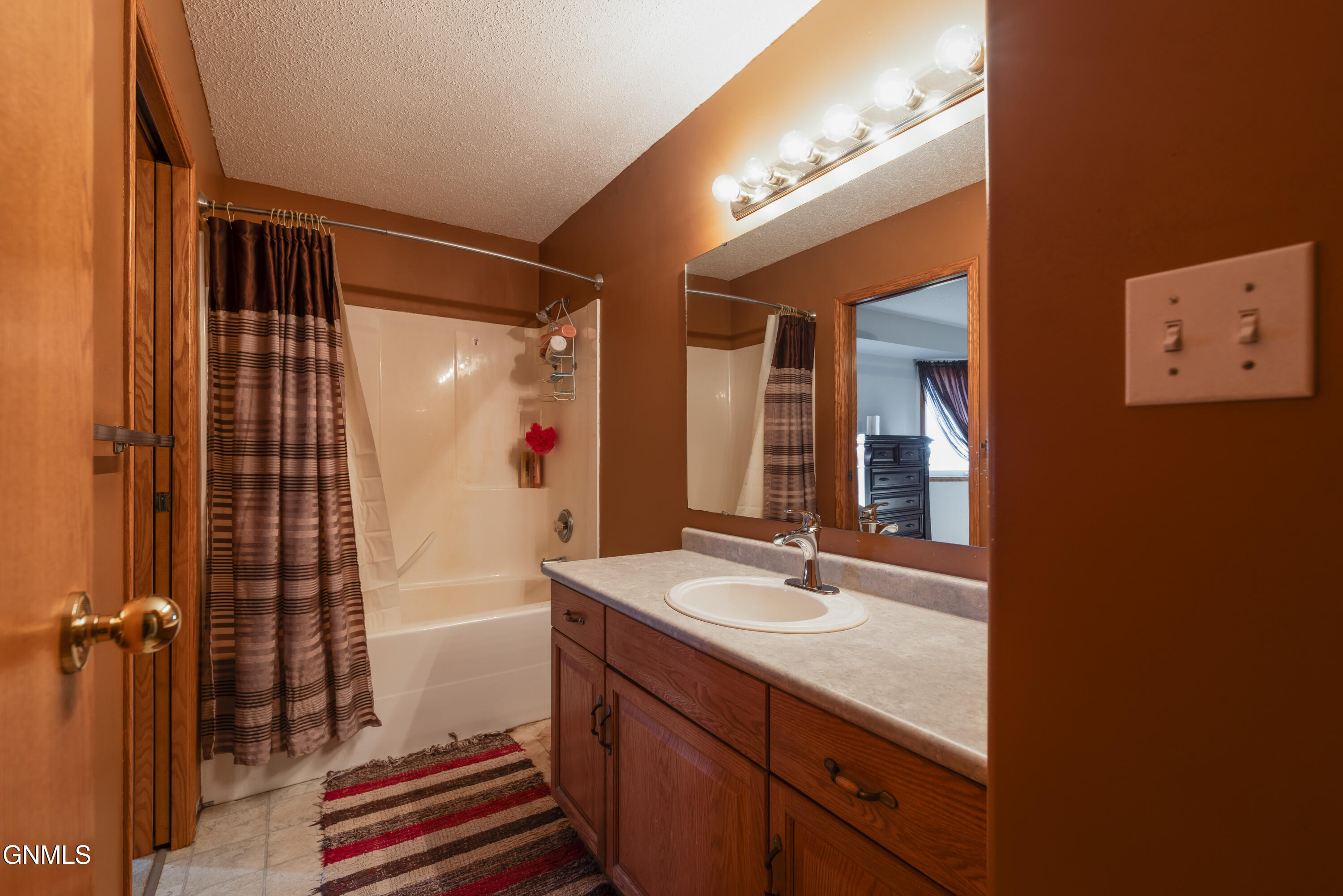 property viewer photo 19