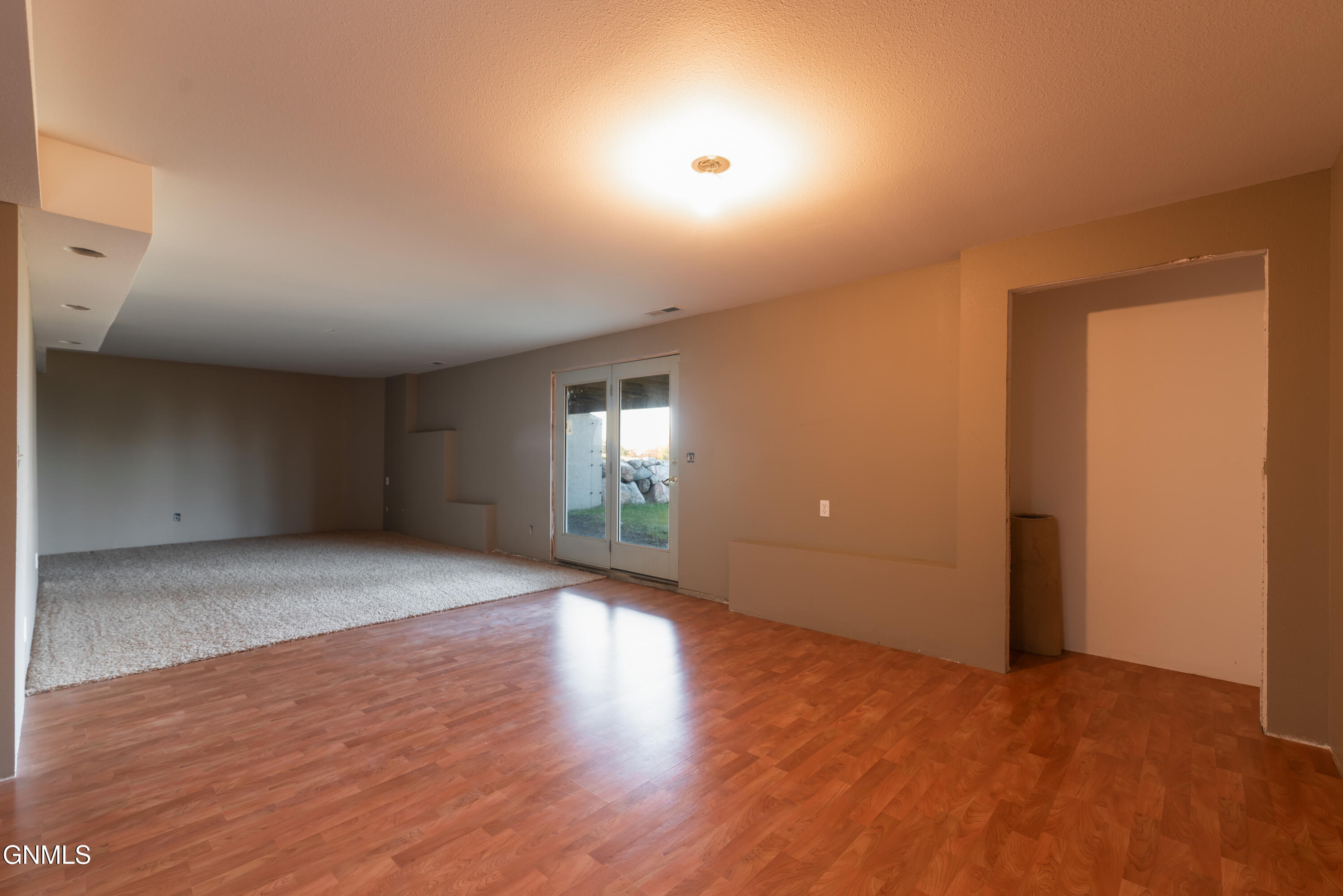property viewer photo 23
