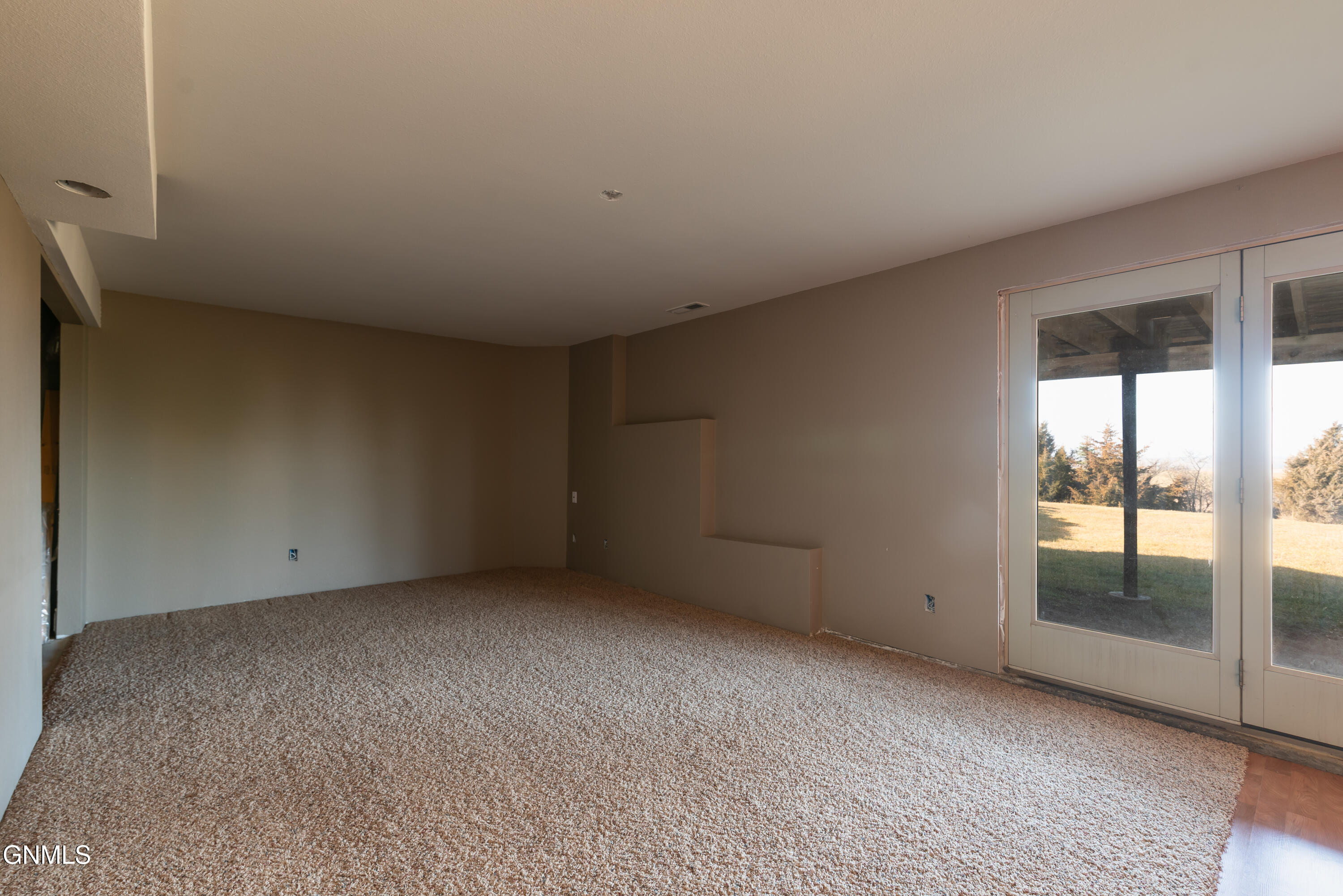 property viewer photo 24