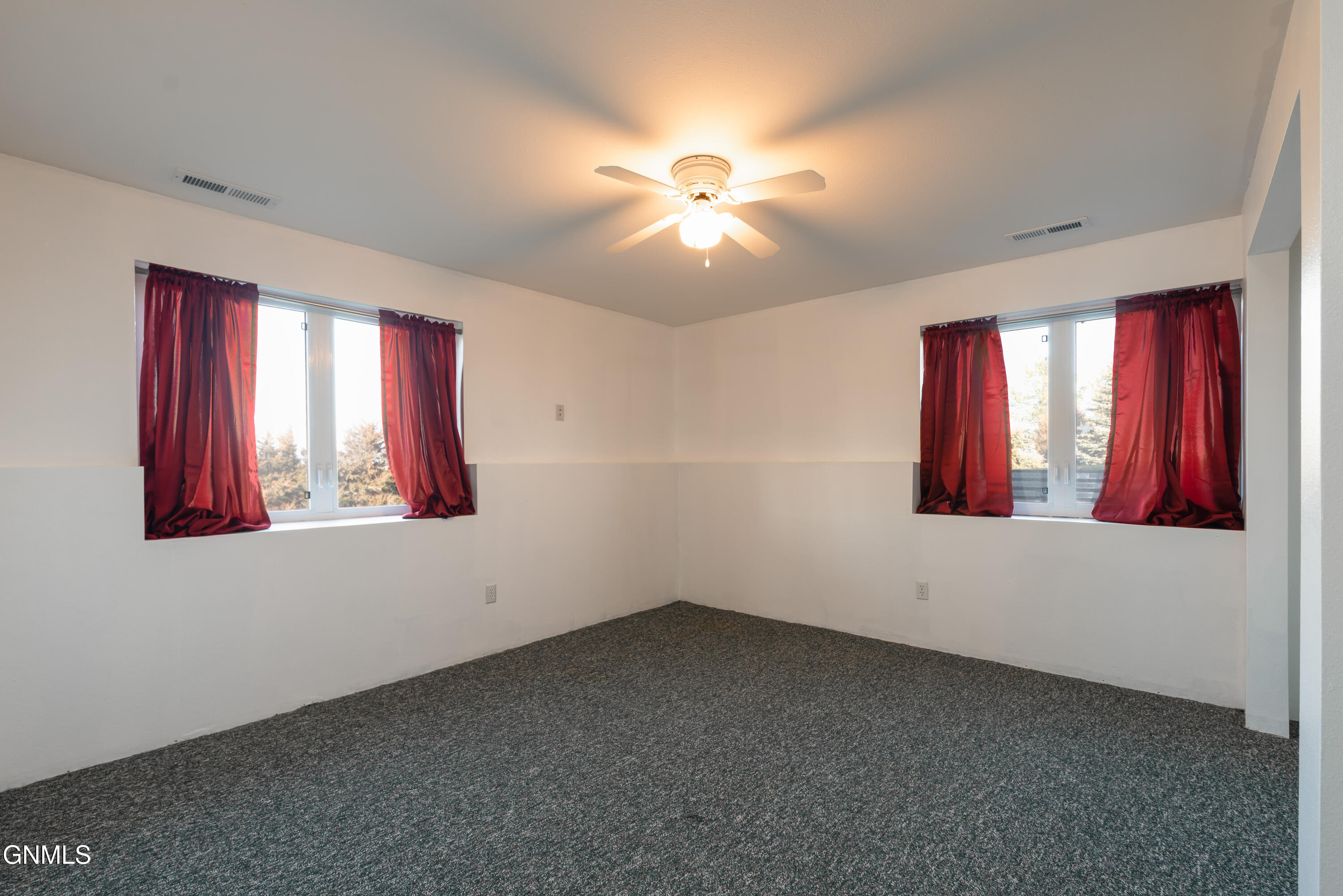 property viewer photo 26