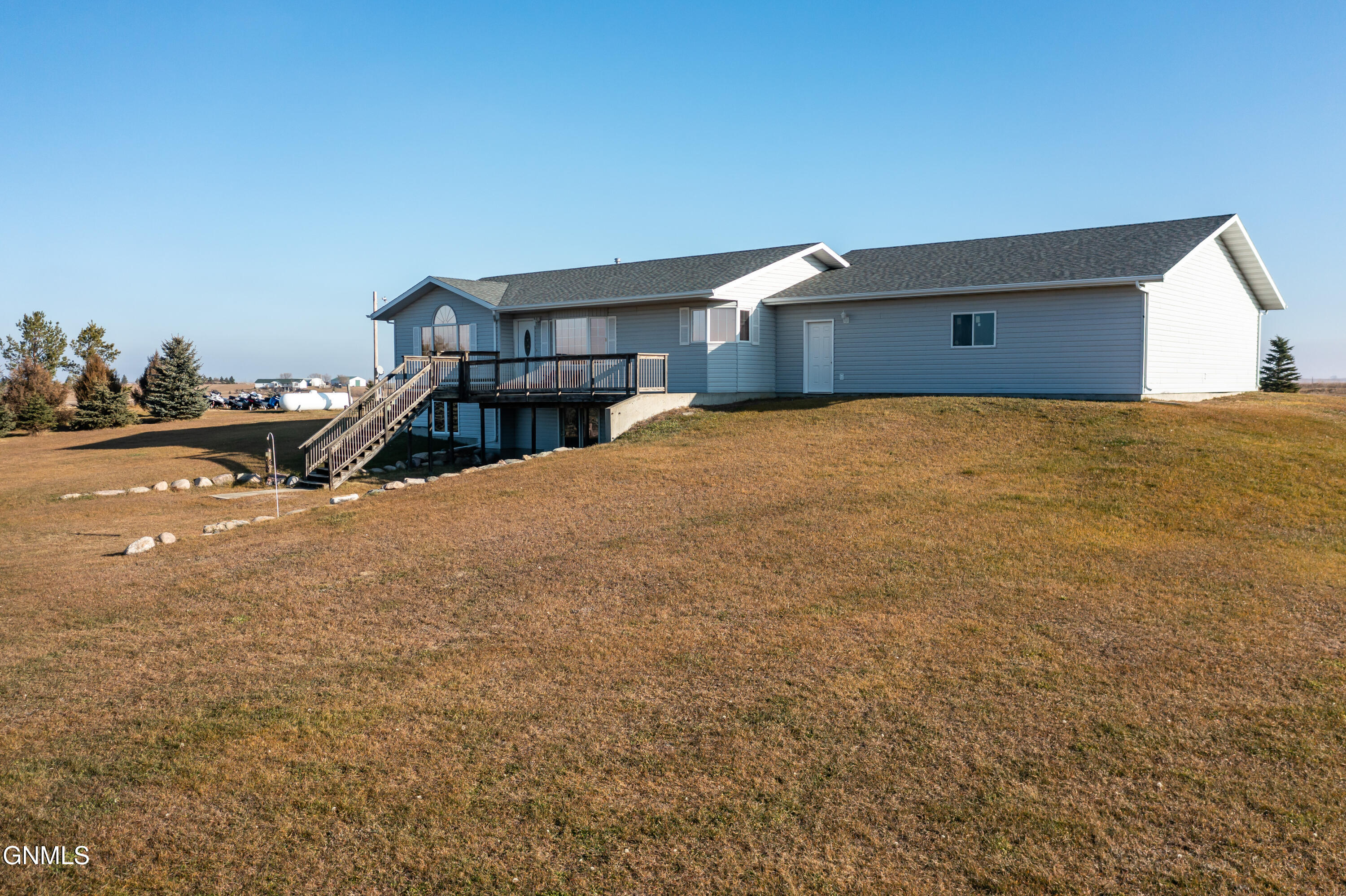 property viewer photo 44
