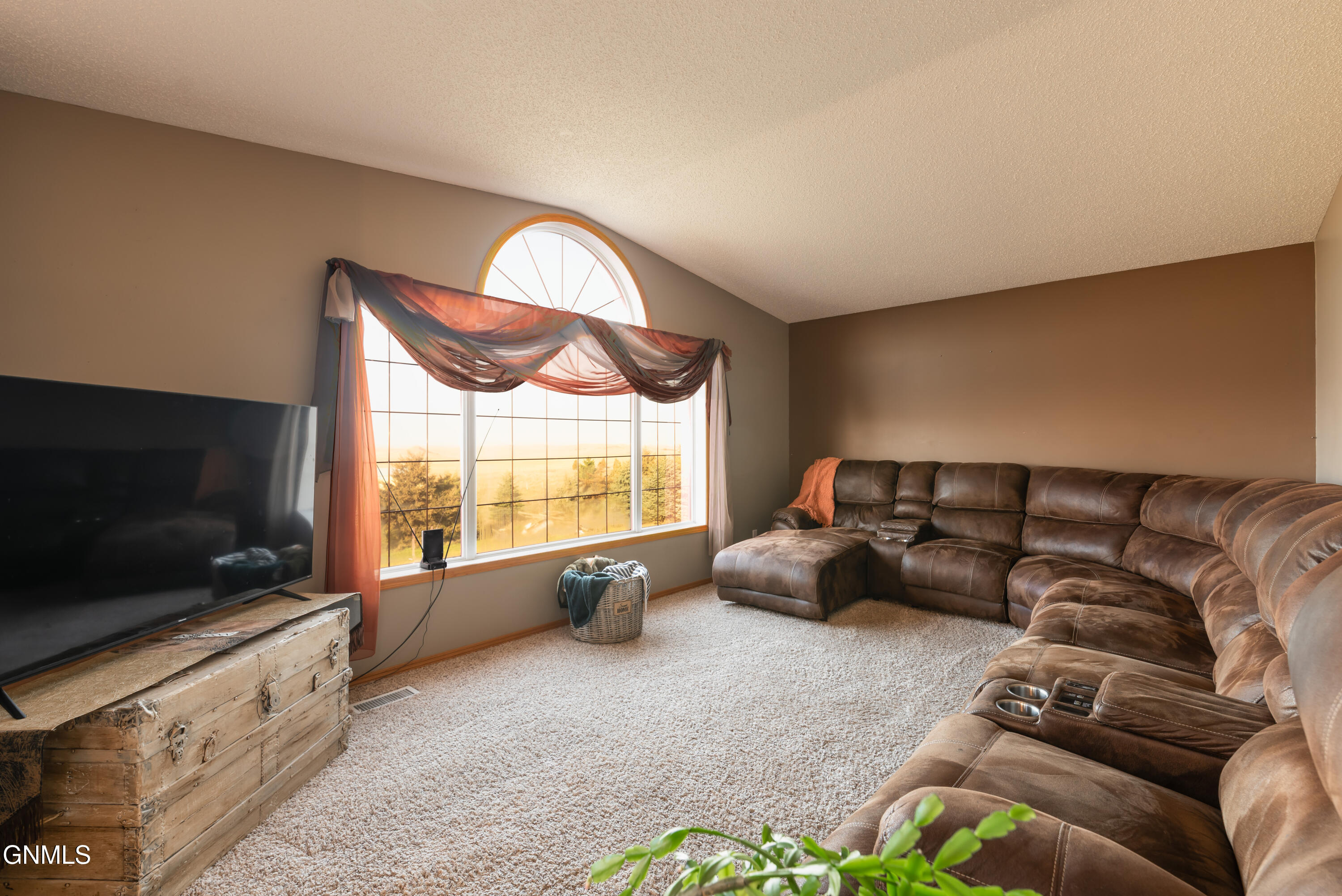 property viewer photo 9