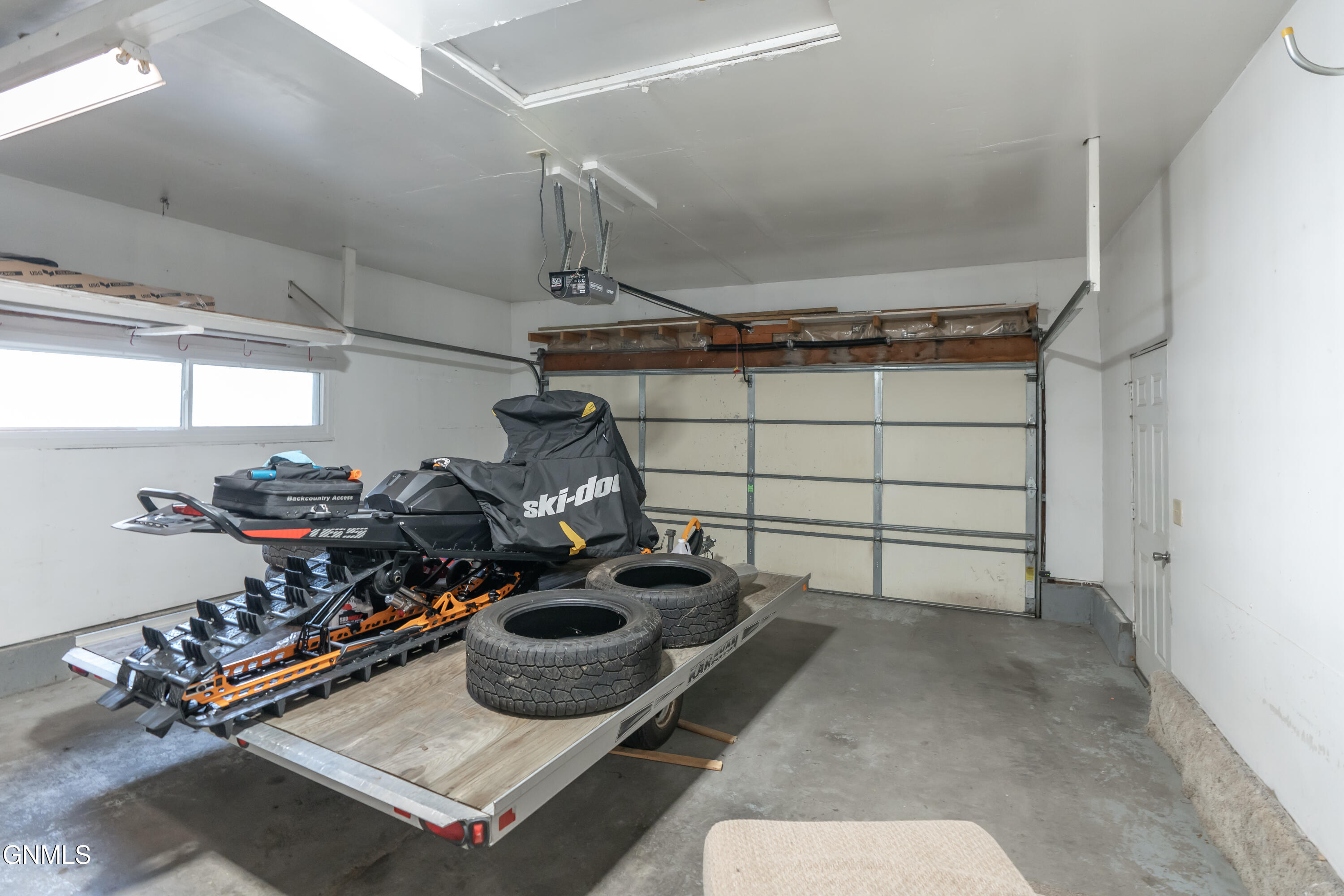 property viewer photo 25