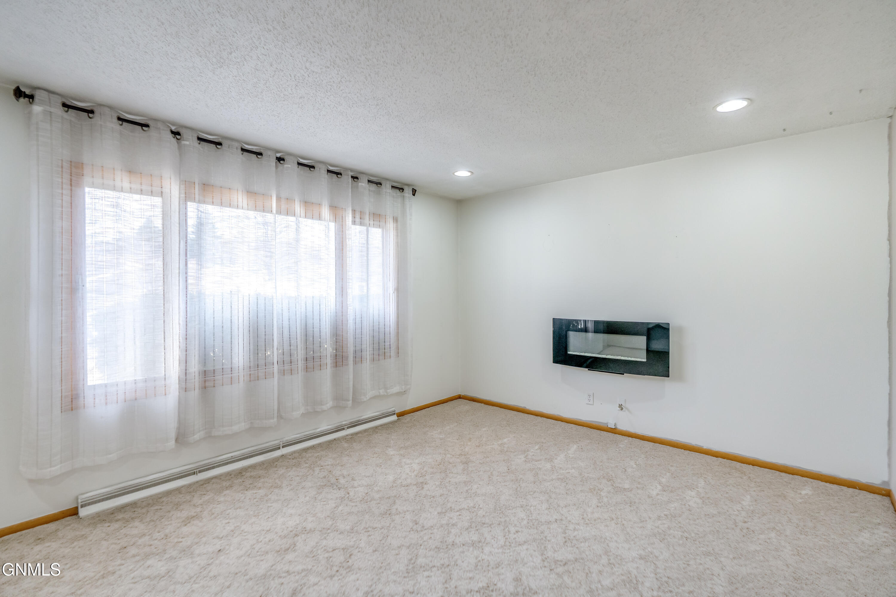 property viewer photo 3