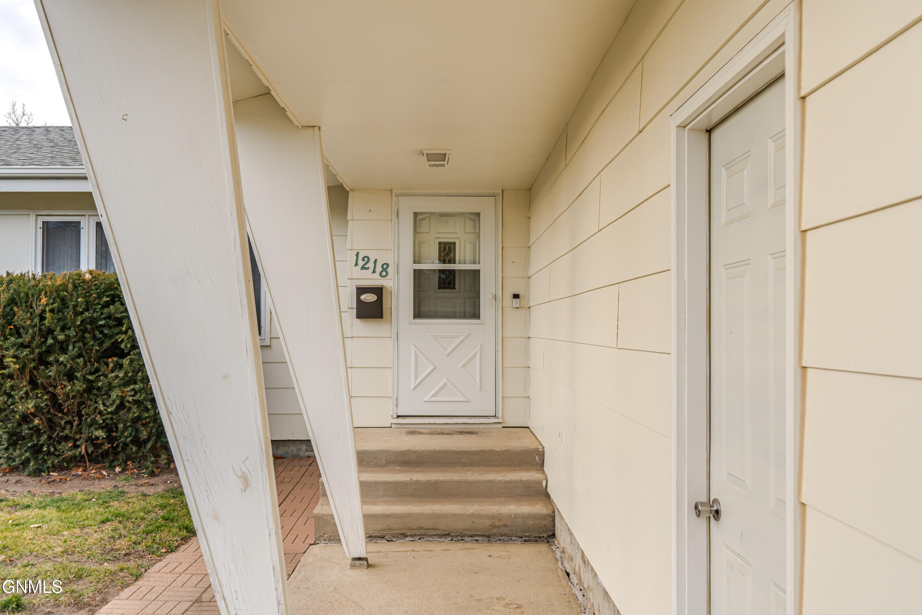 property viewer photo 30