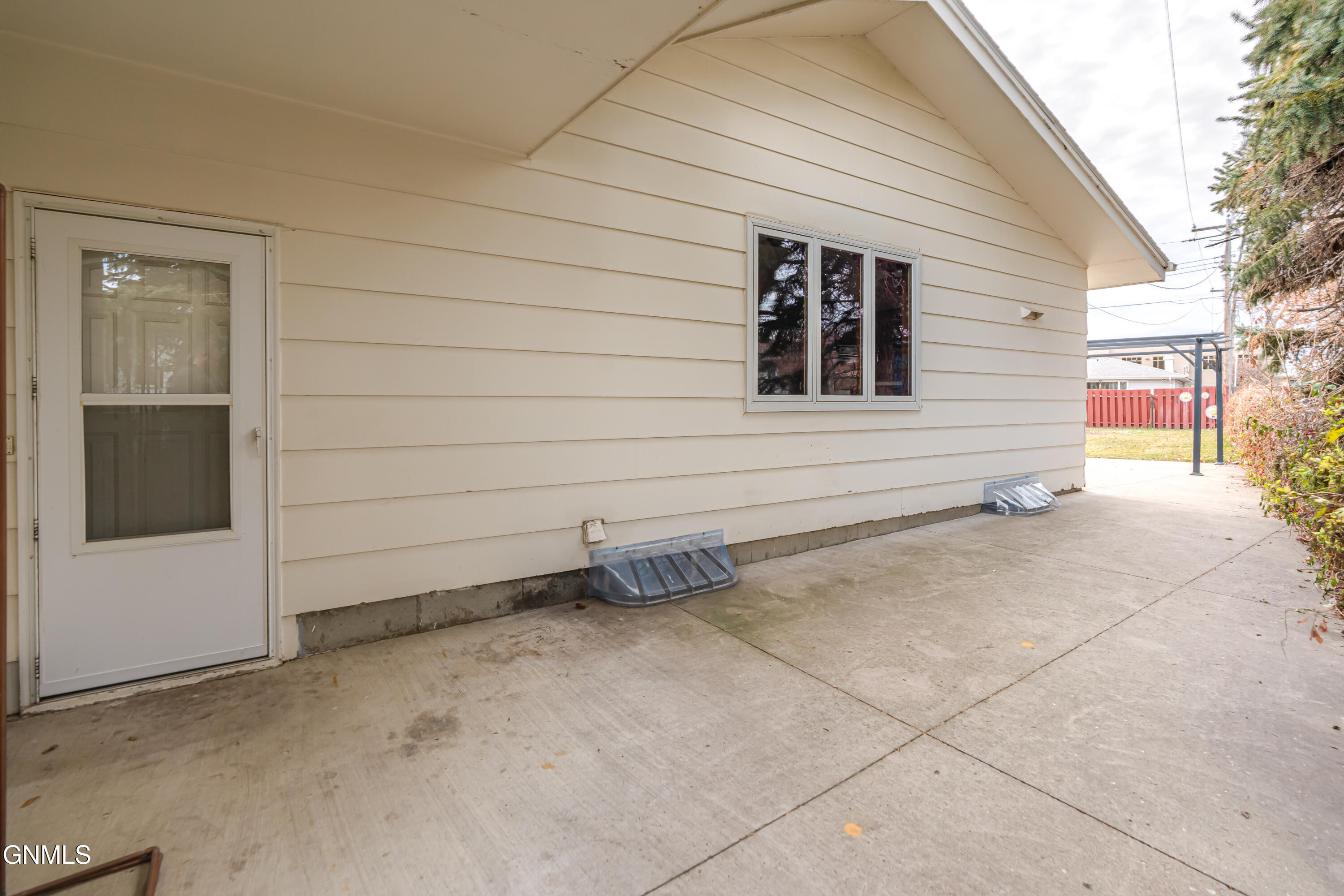property viewer photo 31