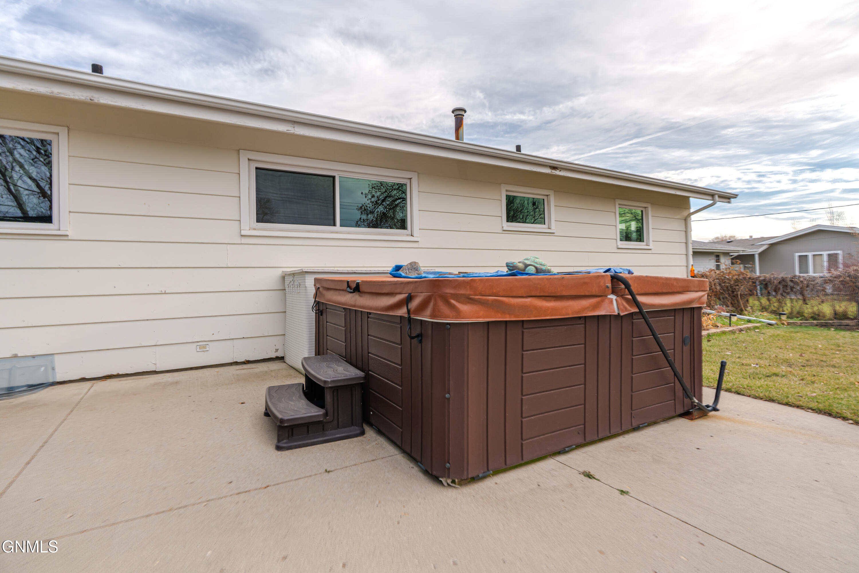 property viewer photo 35