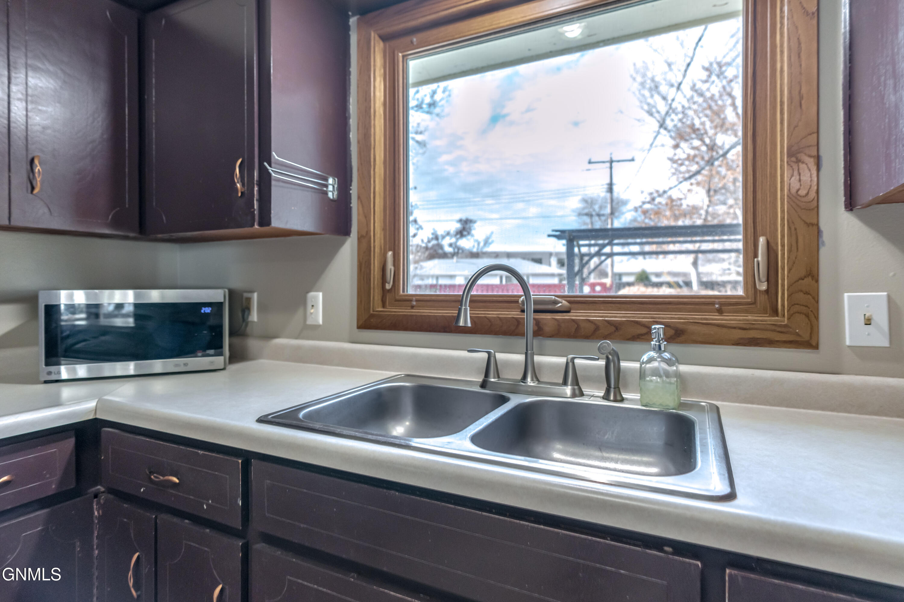 property viewer photo 4
