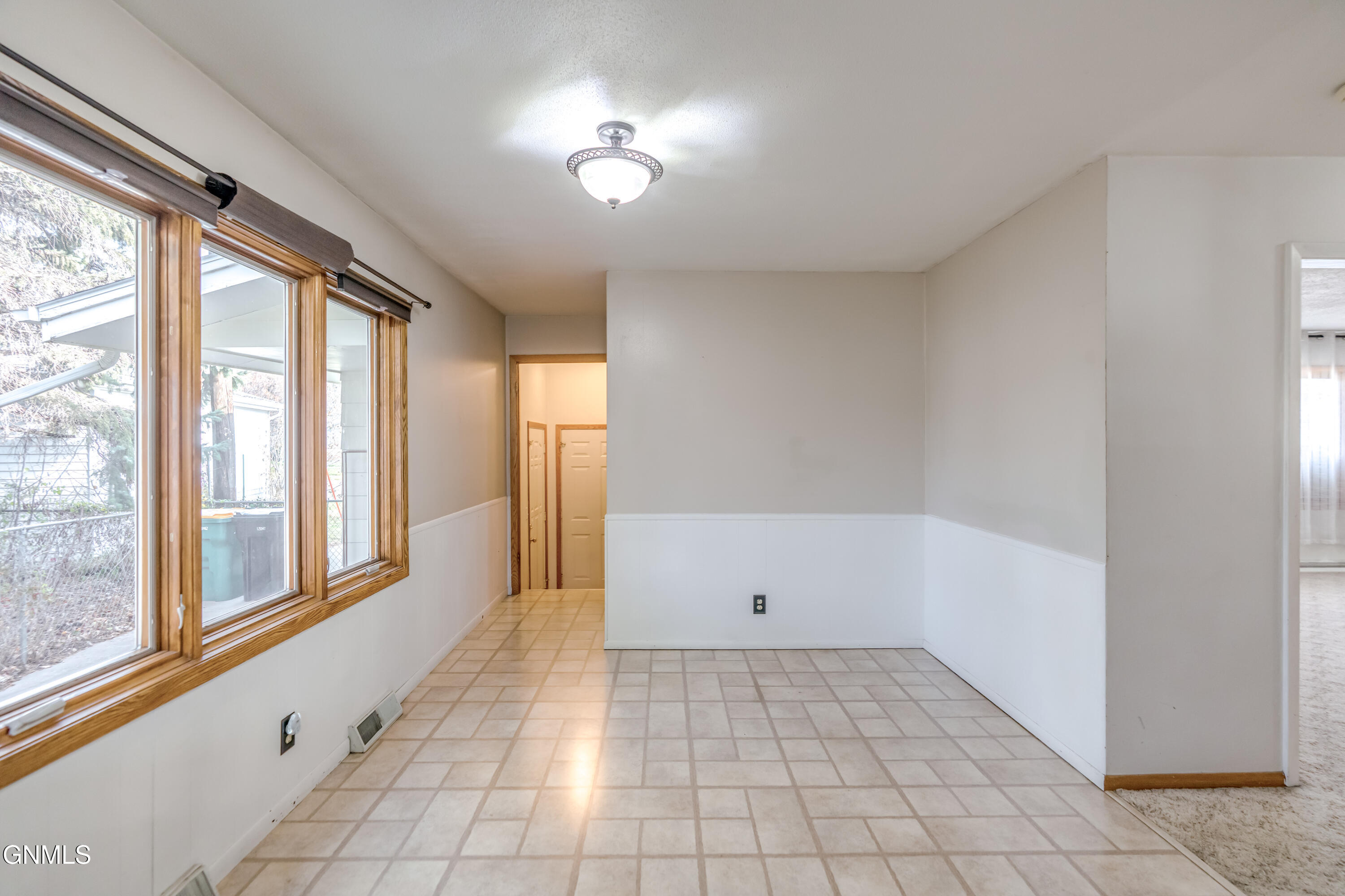 property viewer photo 7