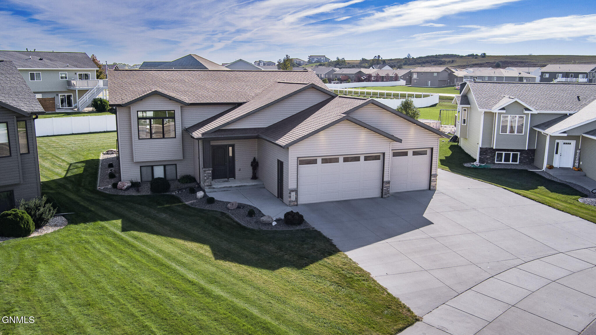 main property photo 0