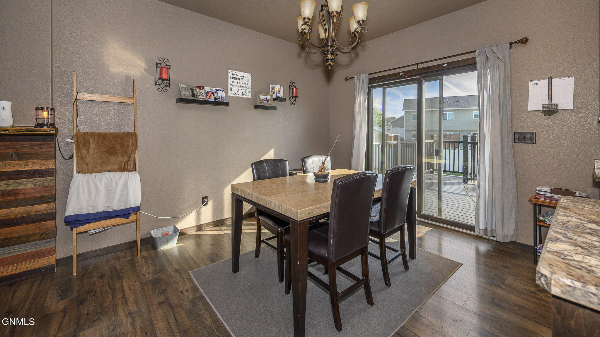 property viewer photo 16