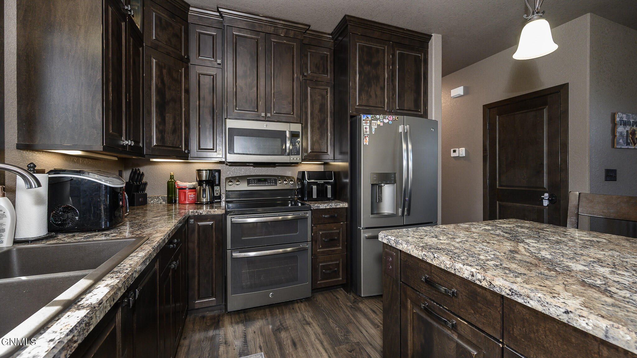 property viewer photo 20