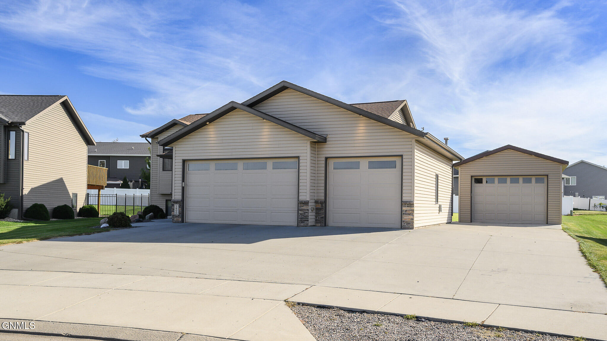 property viewer photo 3