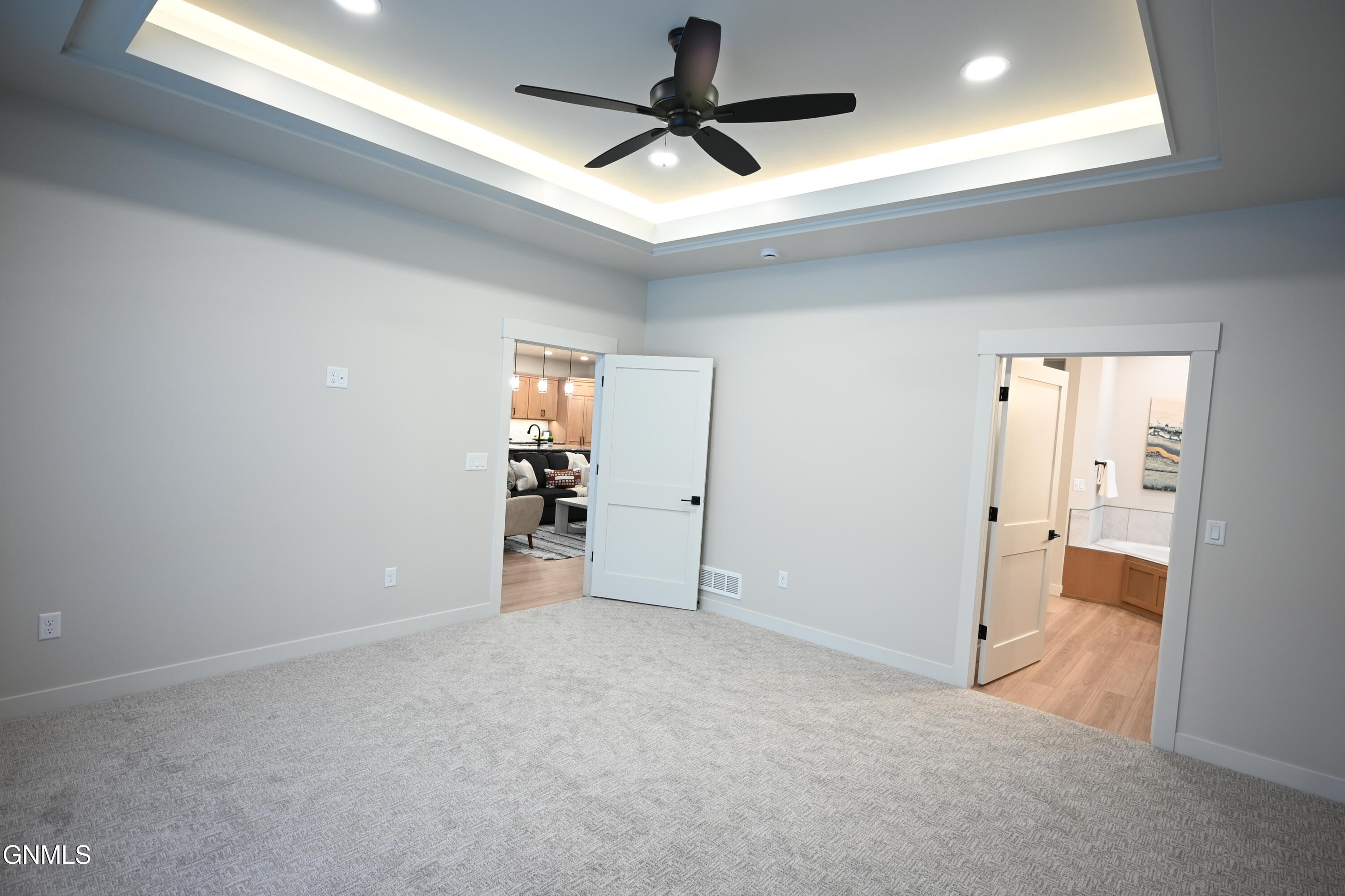 property viewer photo 13
