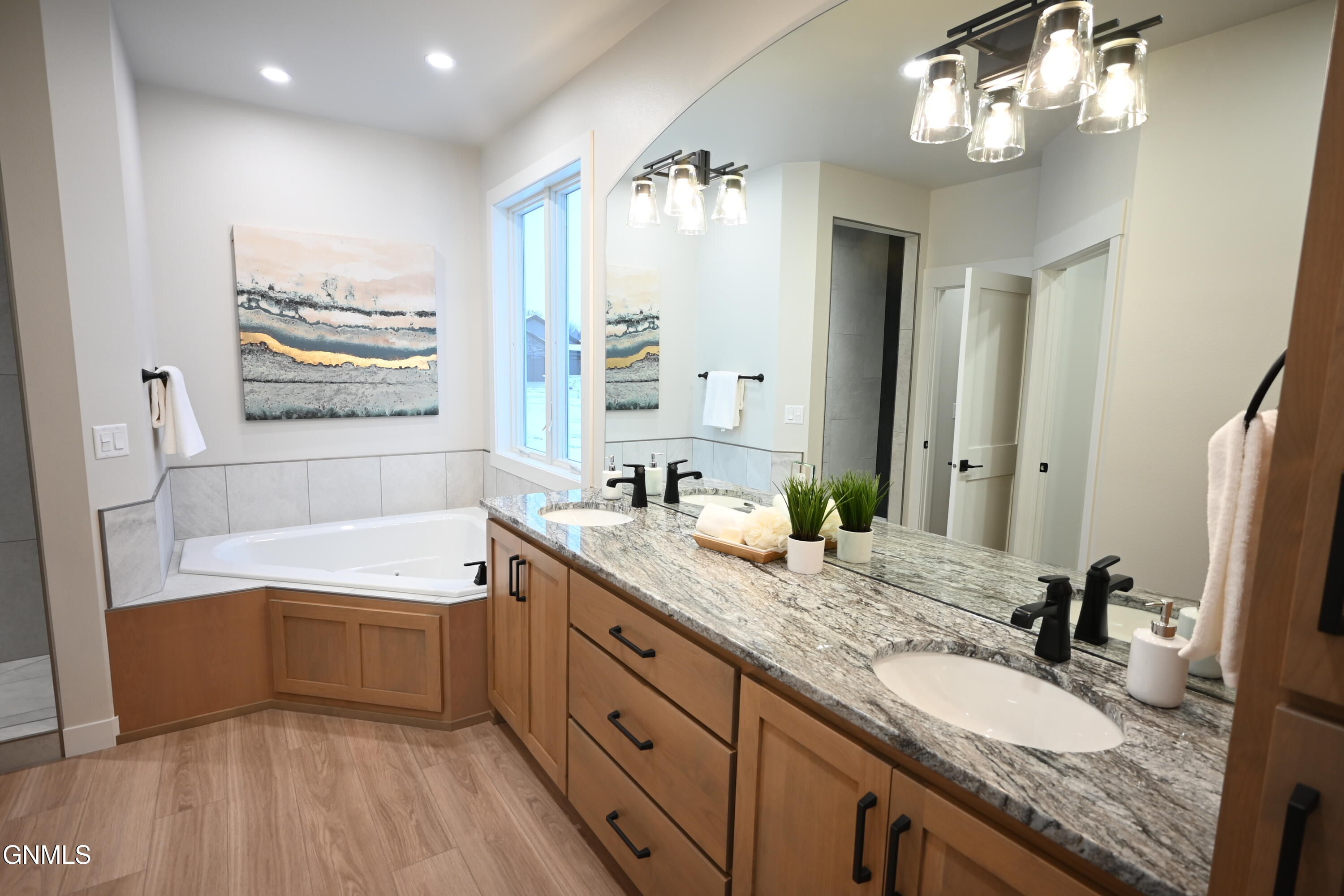 property viewer photo 14