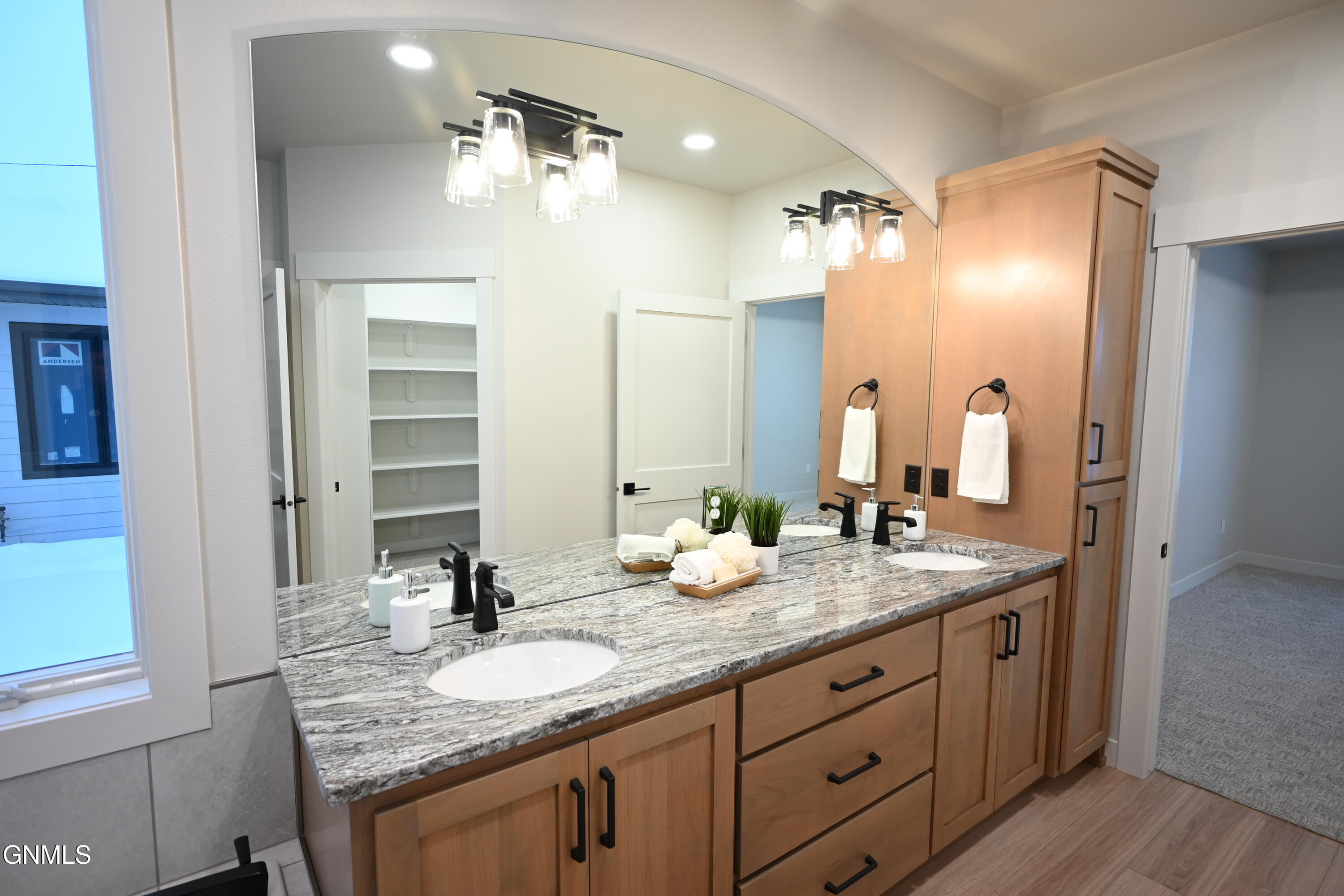 property viewer photo 15