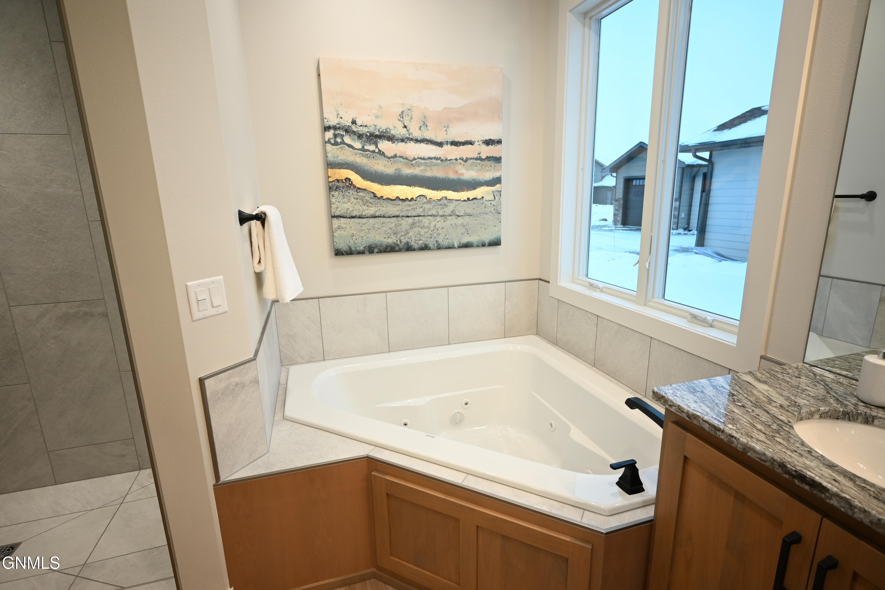 property viewer photo 16