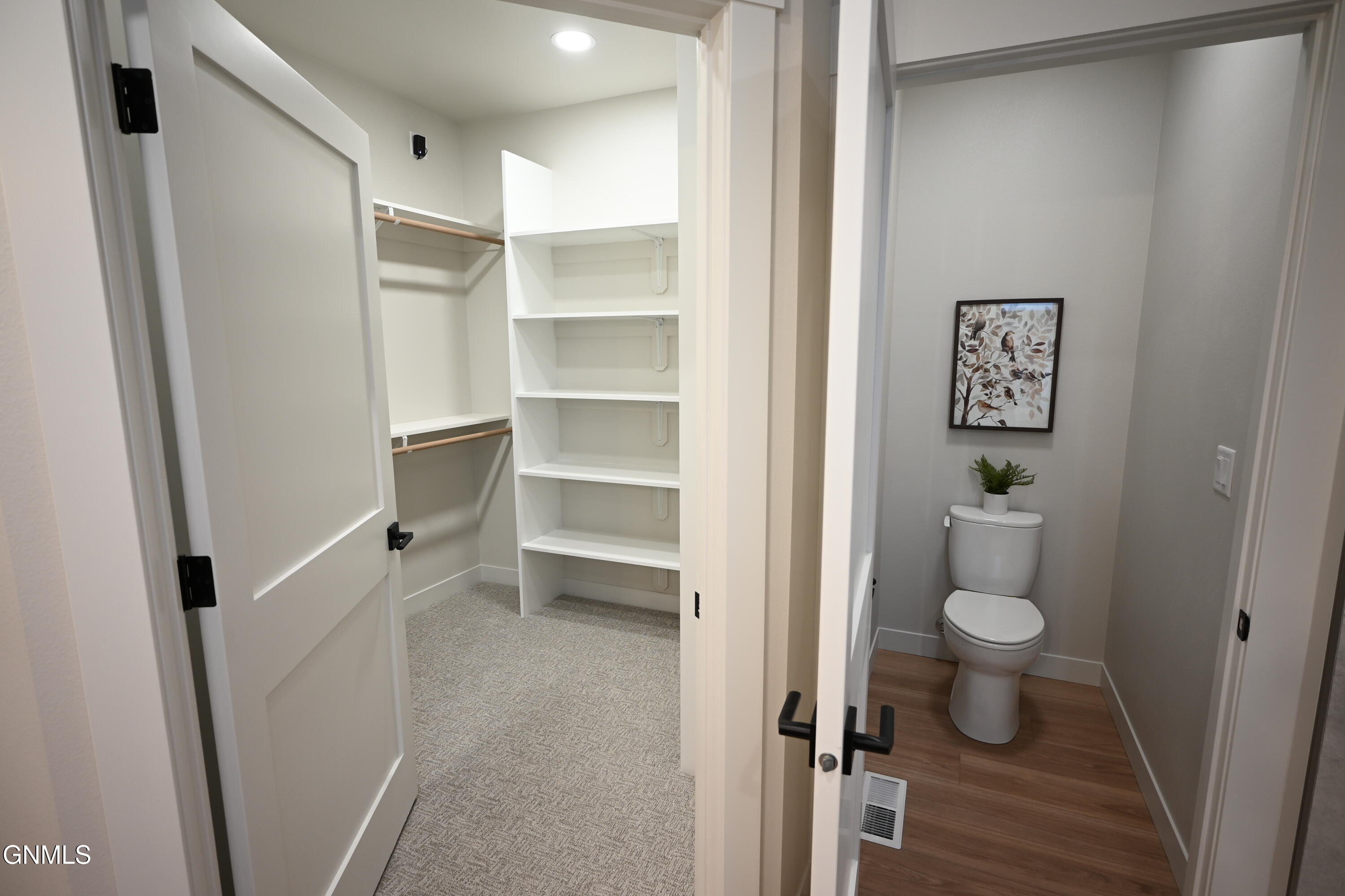 property viewer photo 18