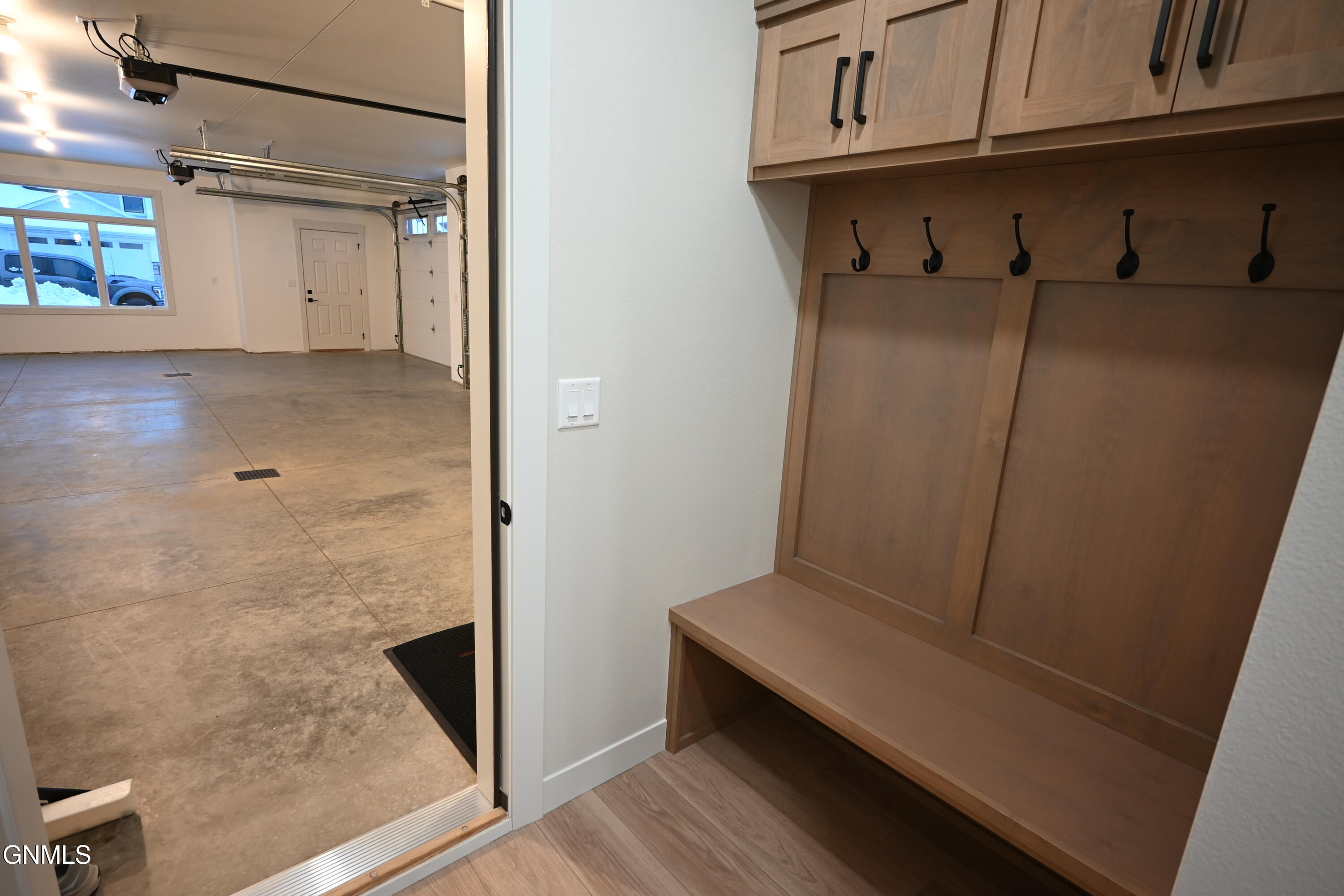 property viewer photo 24