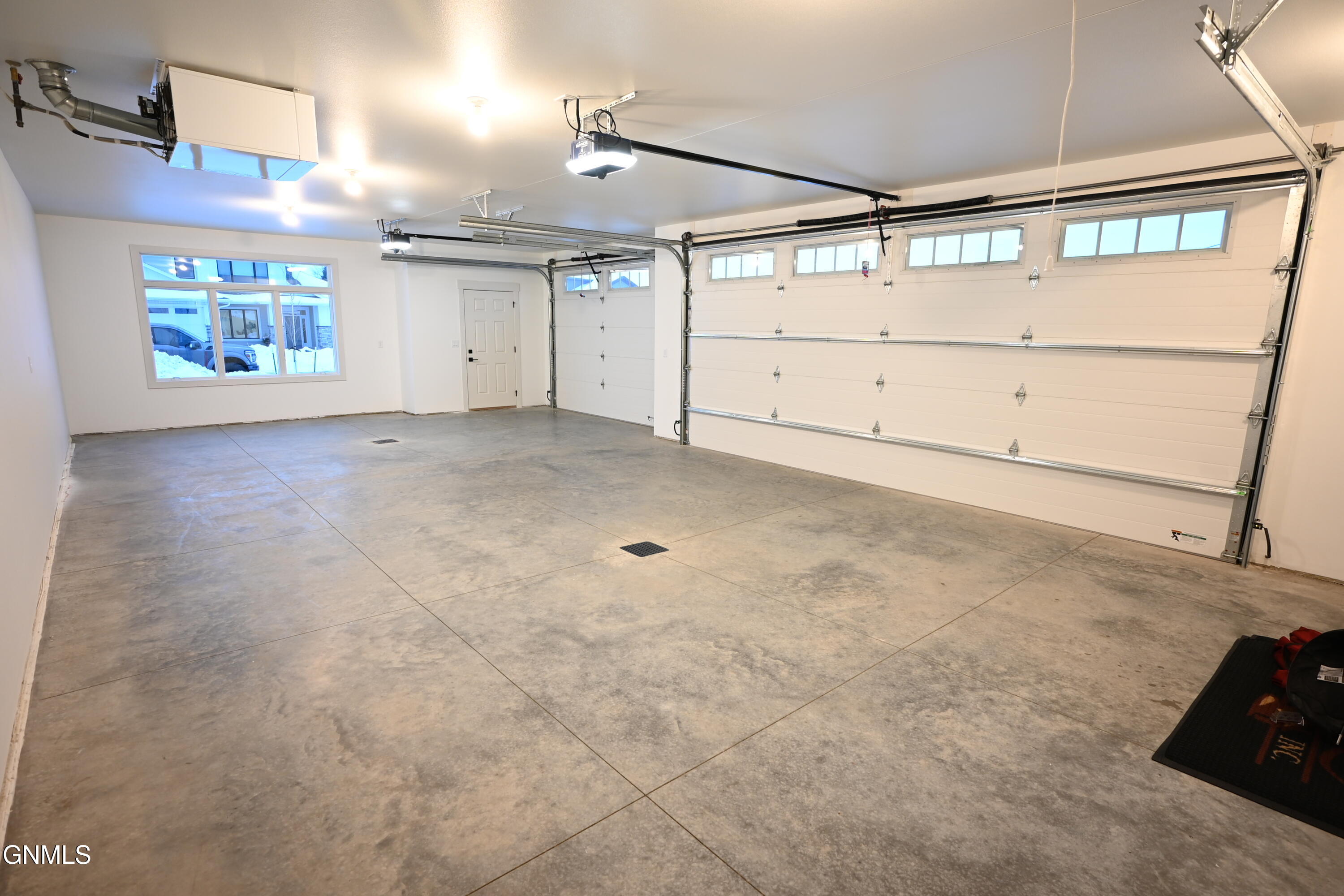 property viewer photo 25