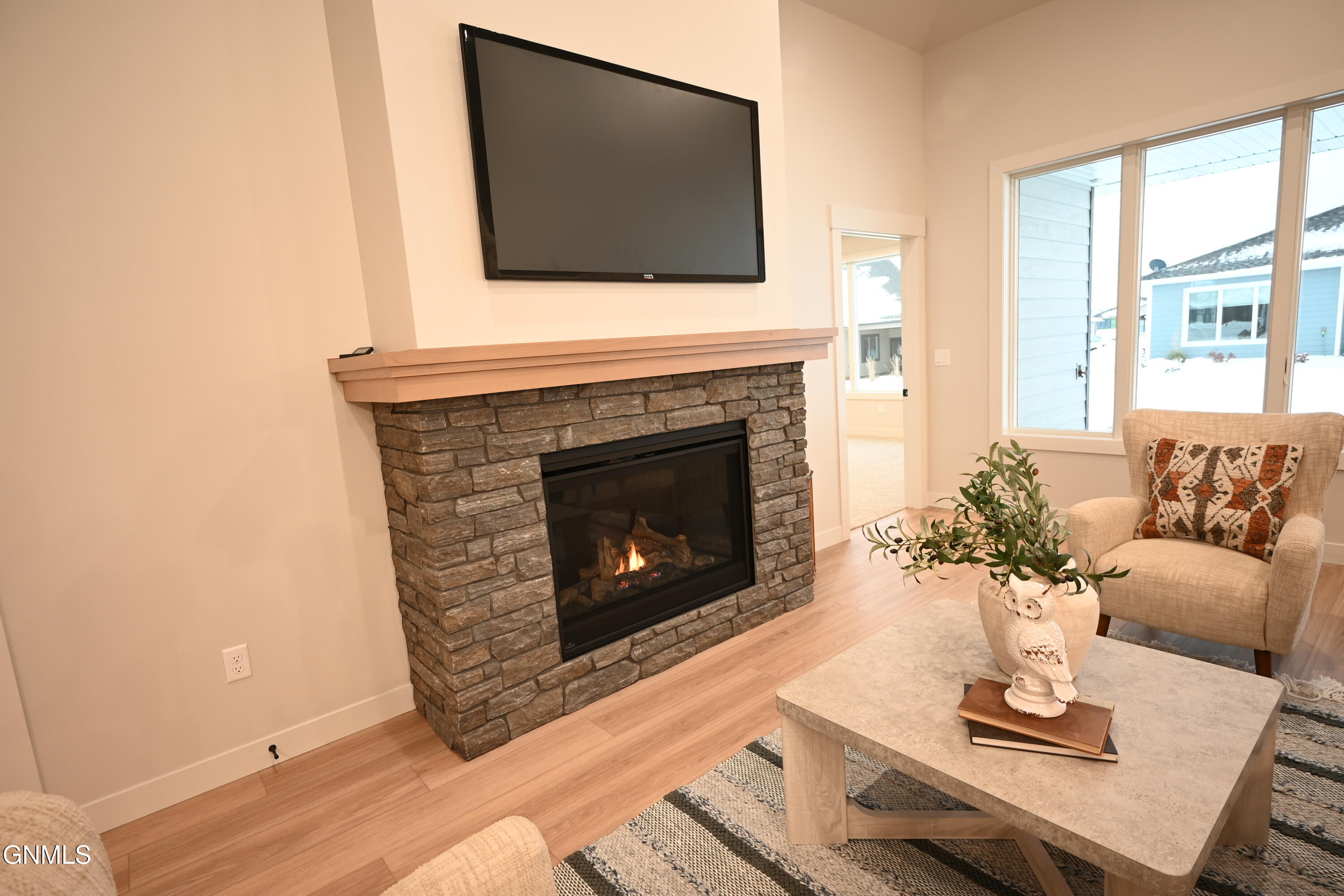 property viewer photo 5