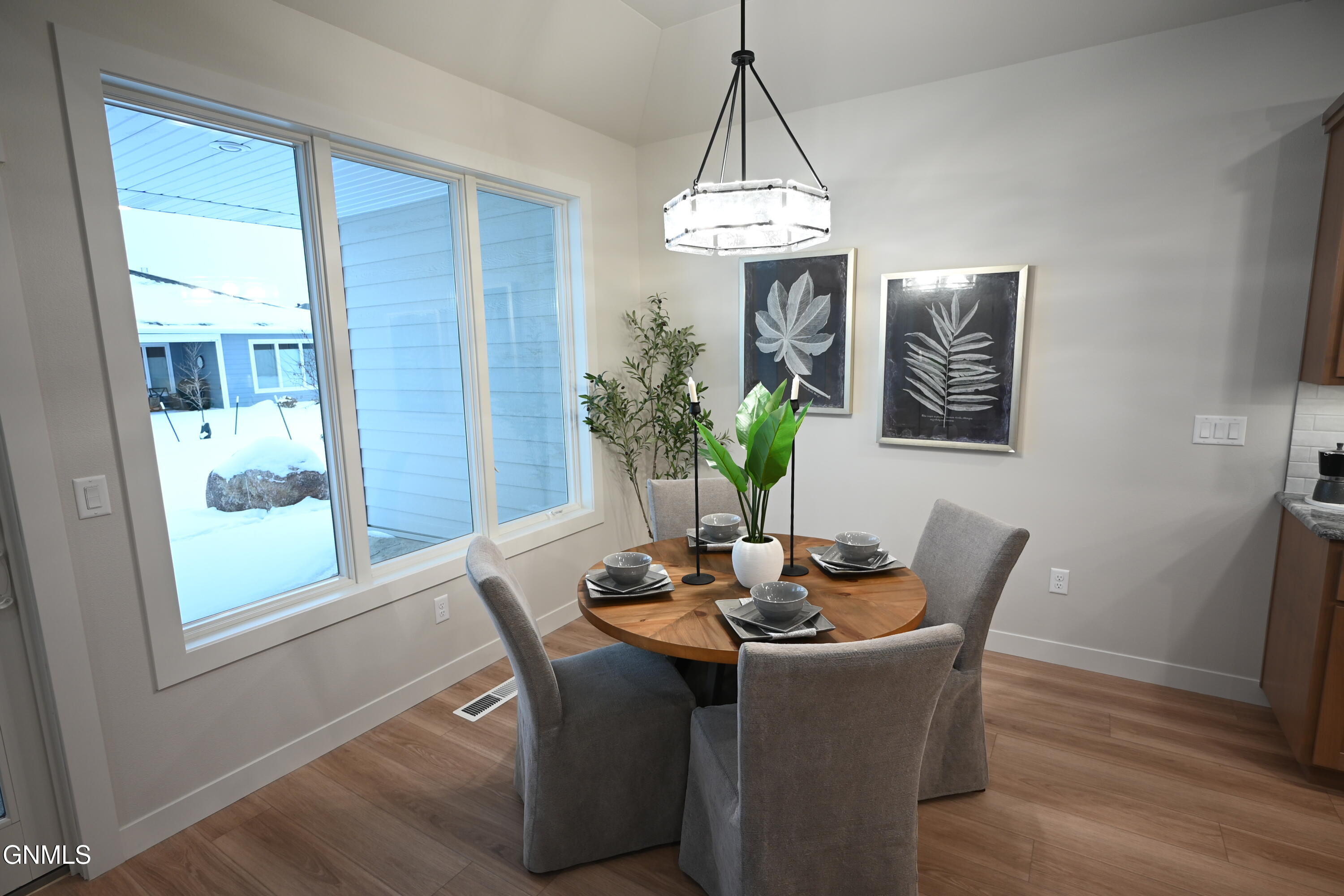 property viewer photo 8