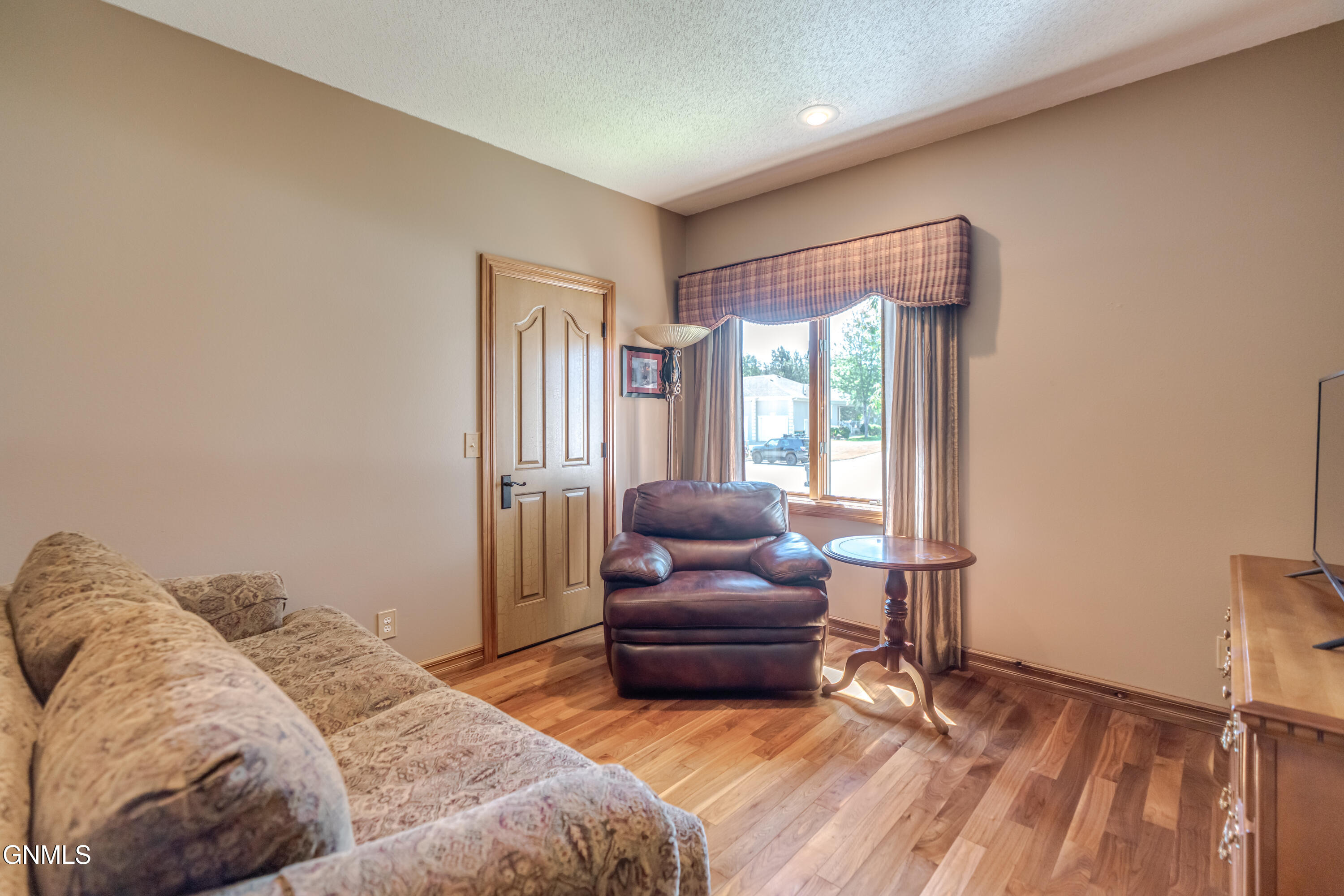 main property photo 68