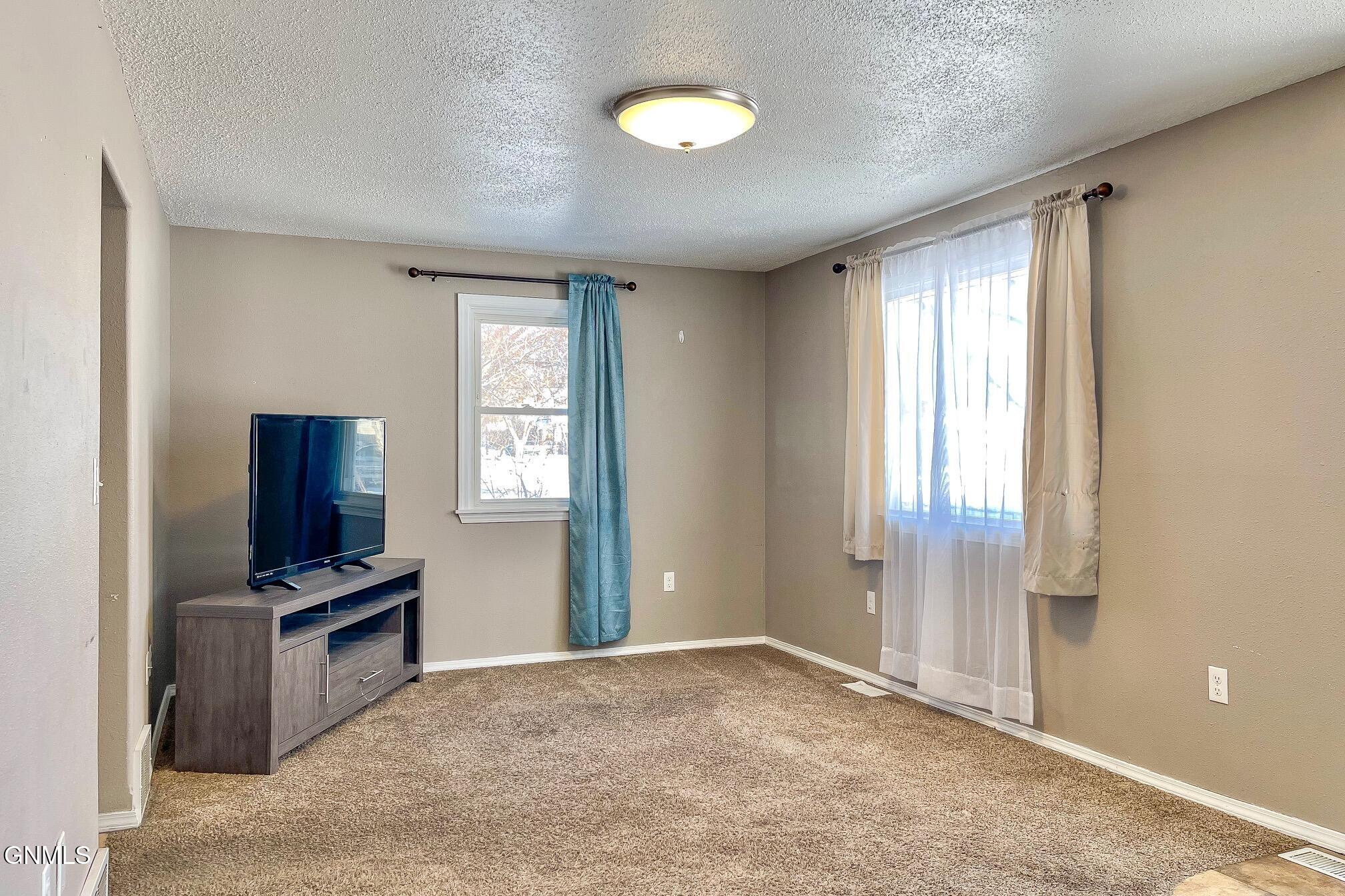 property viewer photo 6