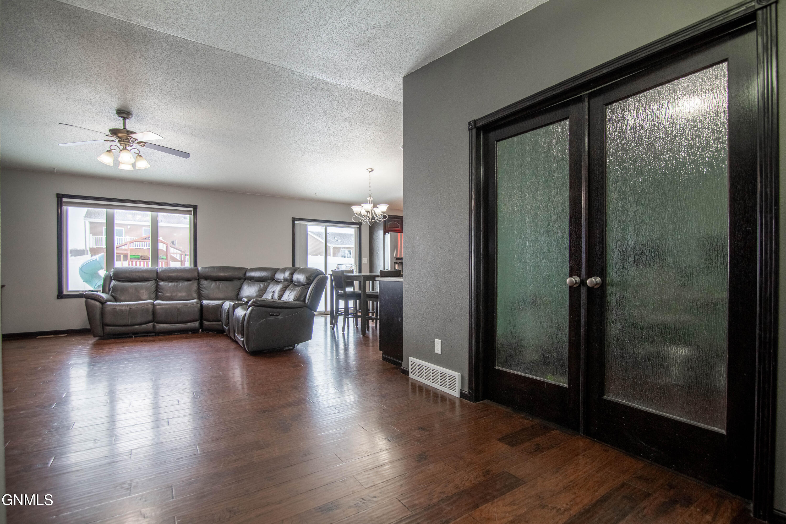 property viewer photo 10