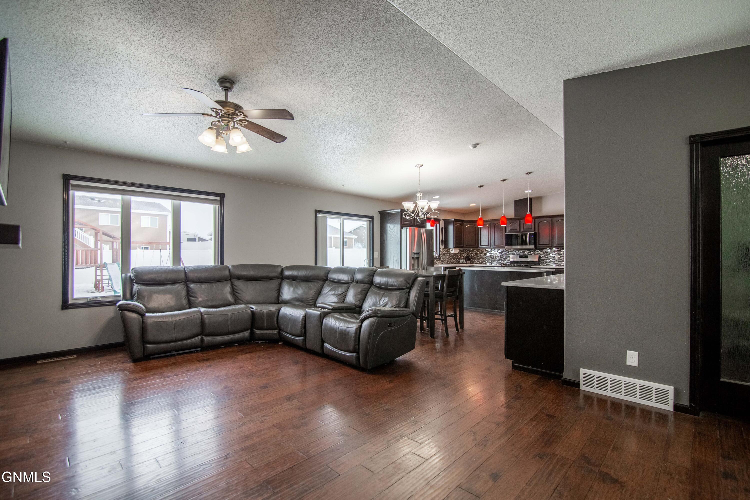 property viewer photo 13