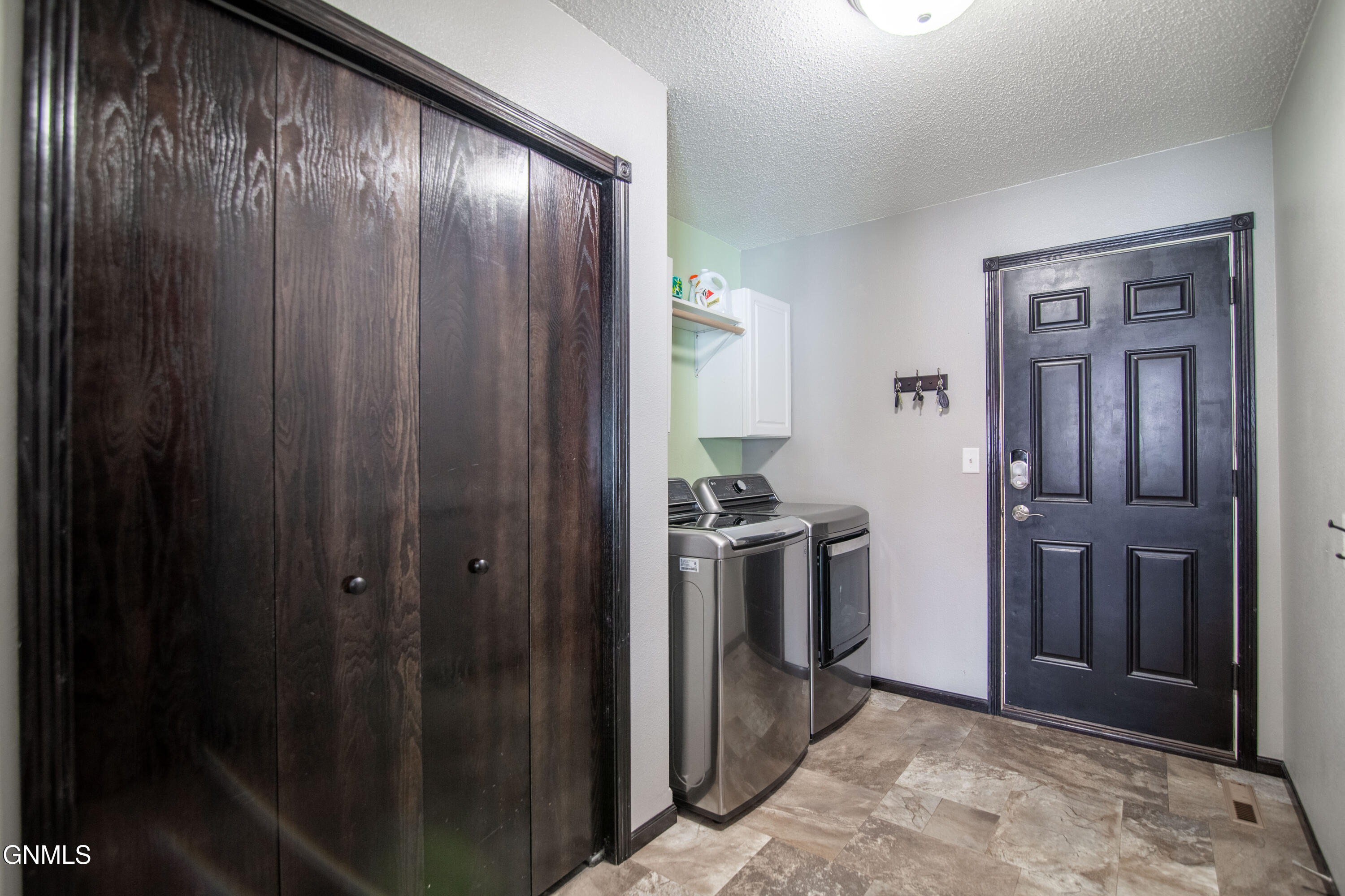 property viewer photo 24