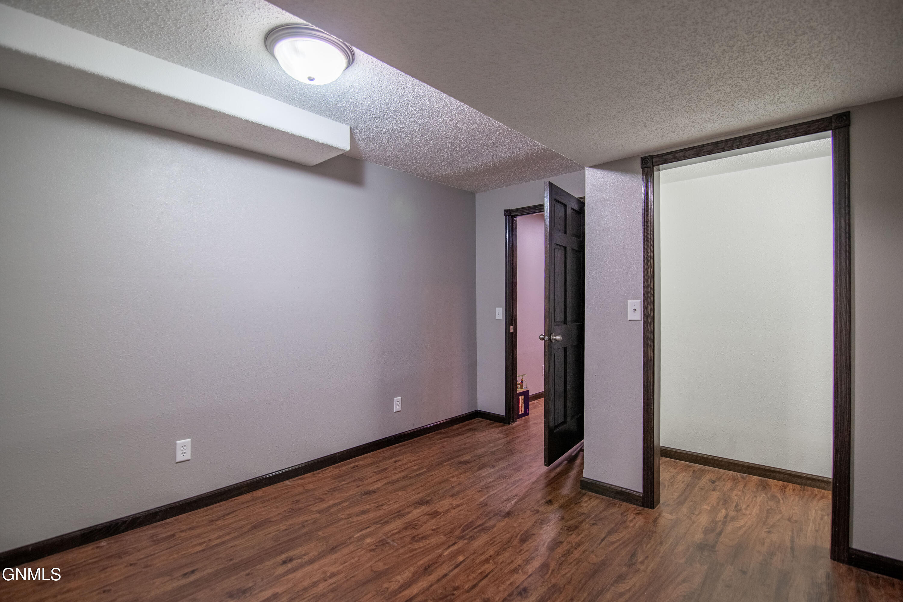 property viewer photo 26