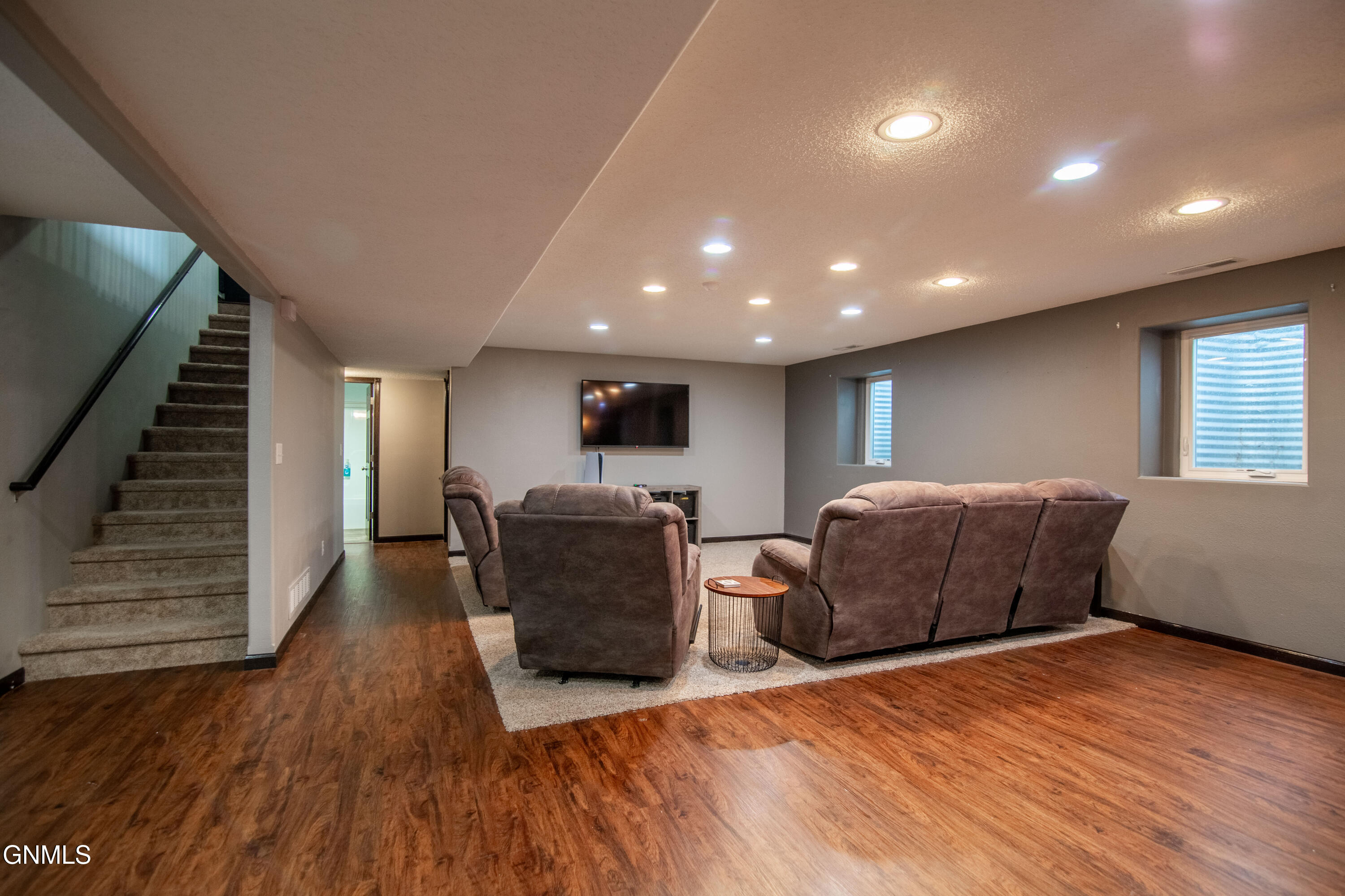 property viewer photo 31