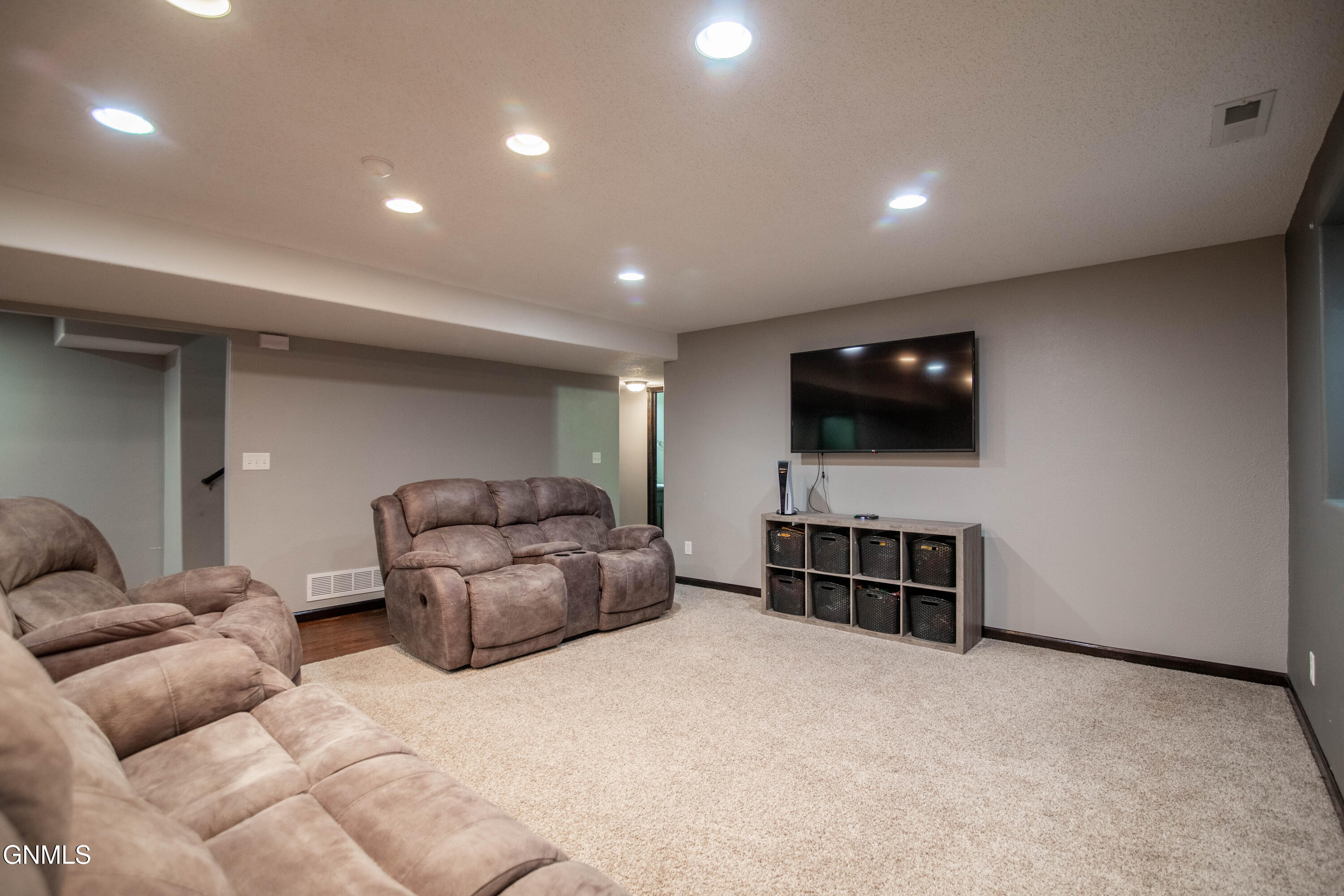 property viewer photo 35