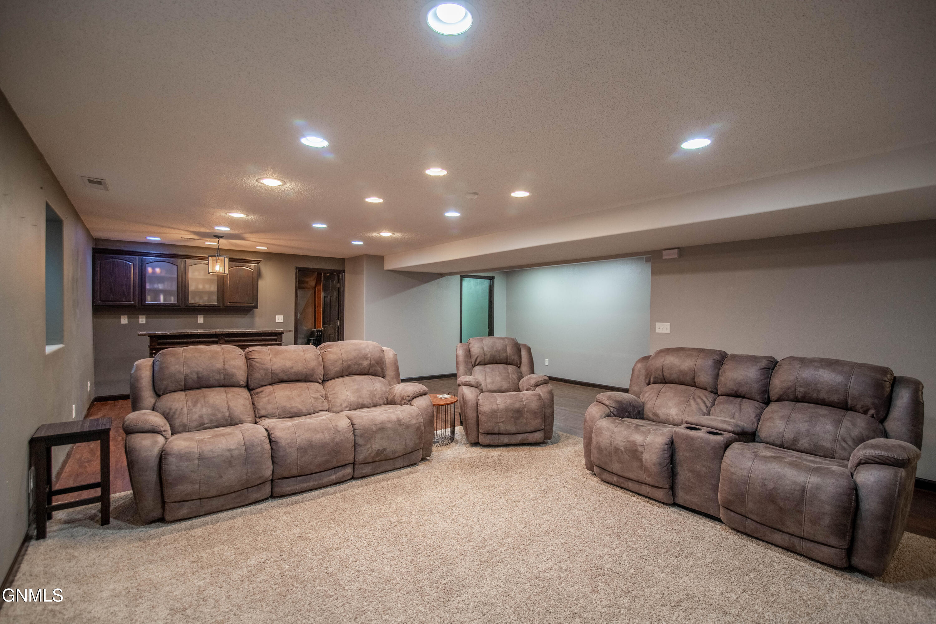 property viewer photo 36