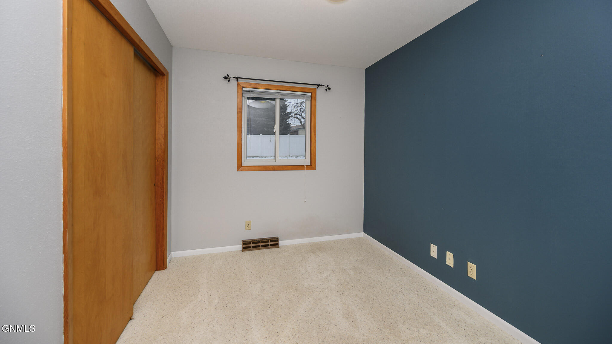 property viewer photo 12