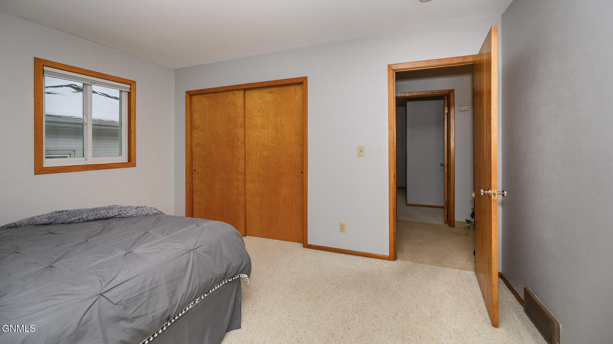 property viewer photo 15