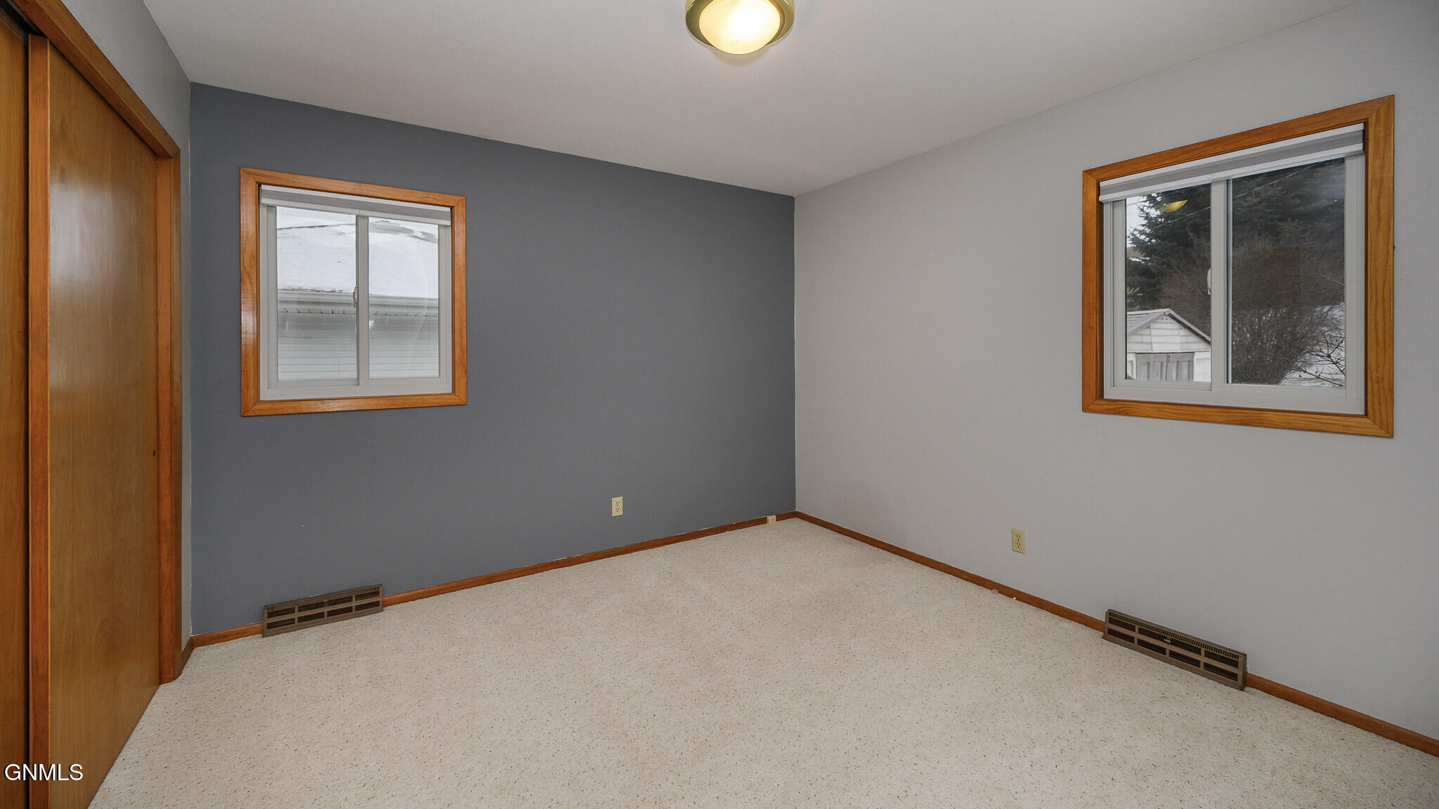 property viewer photo 16