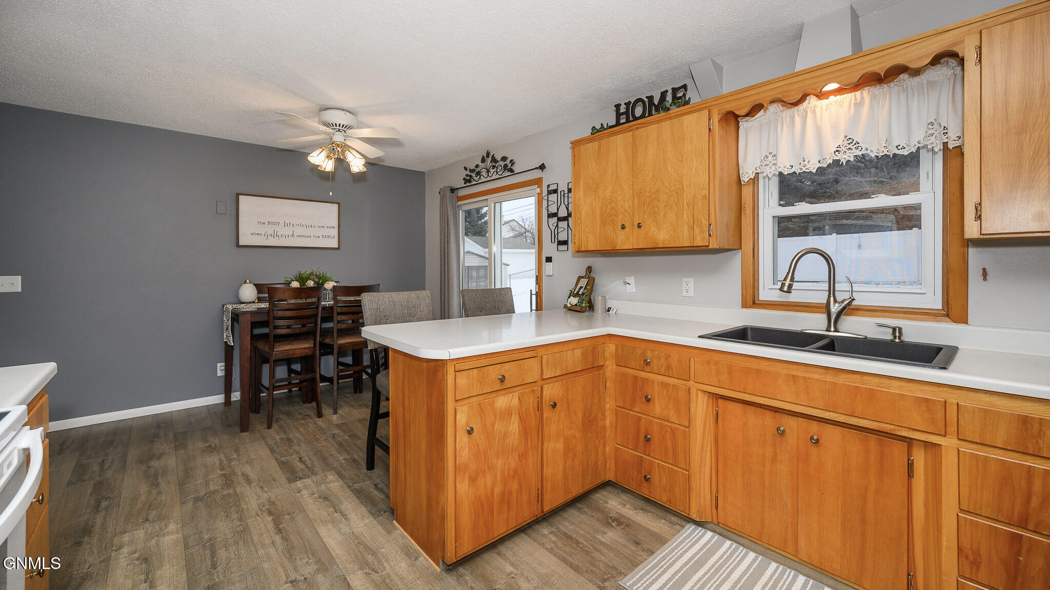property viewer photo 6