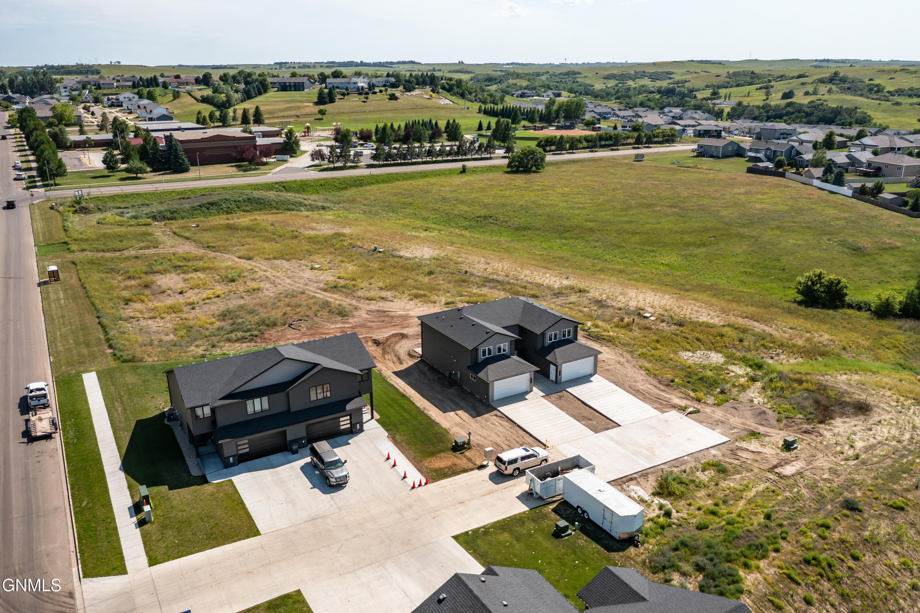 main property photo 27
