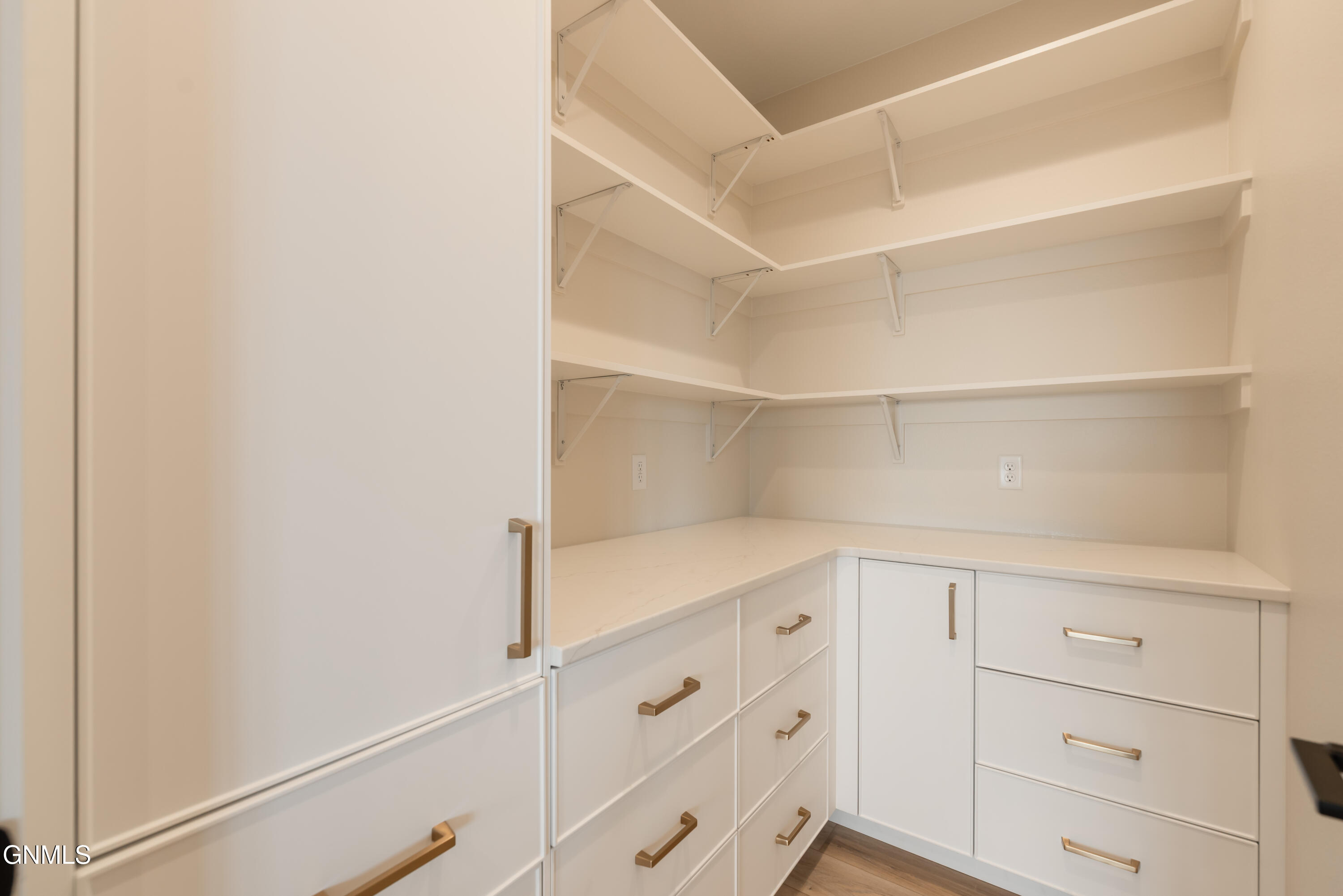property viewer photo 13