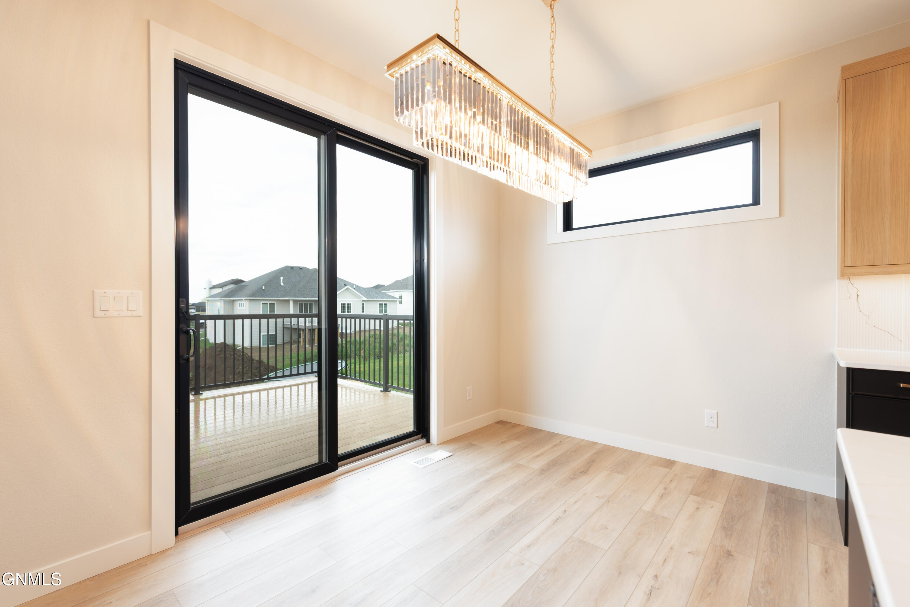 property viewer photo 14