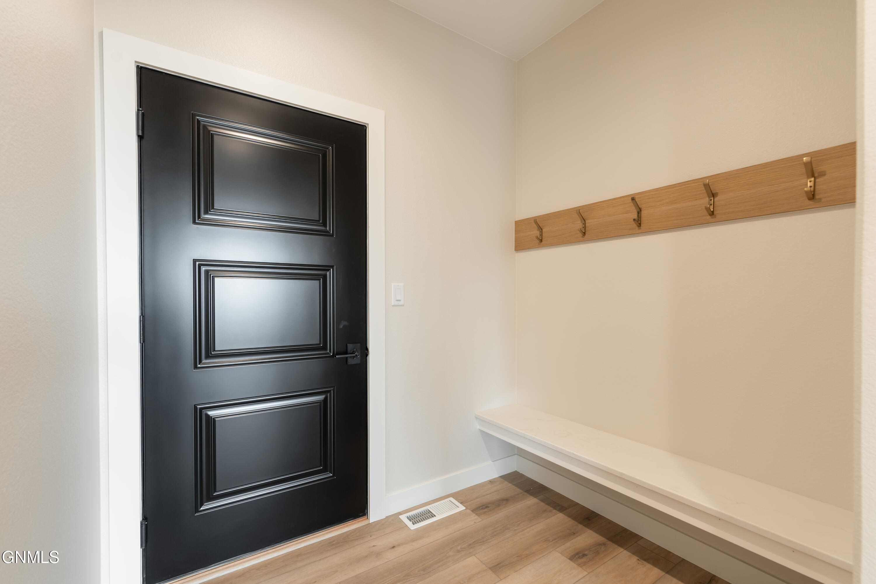 property viewer photo 18