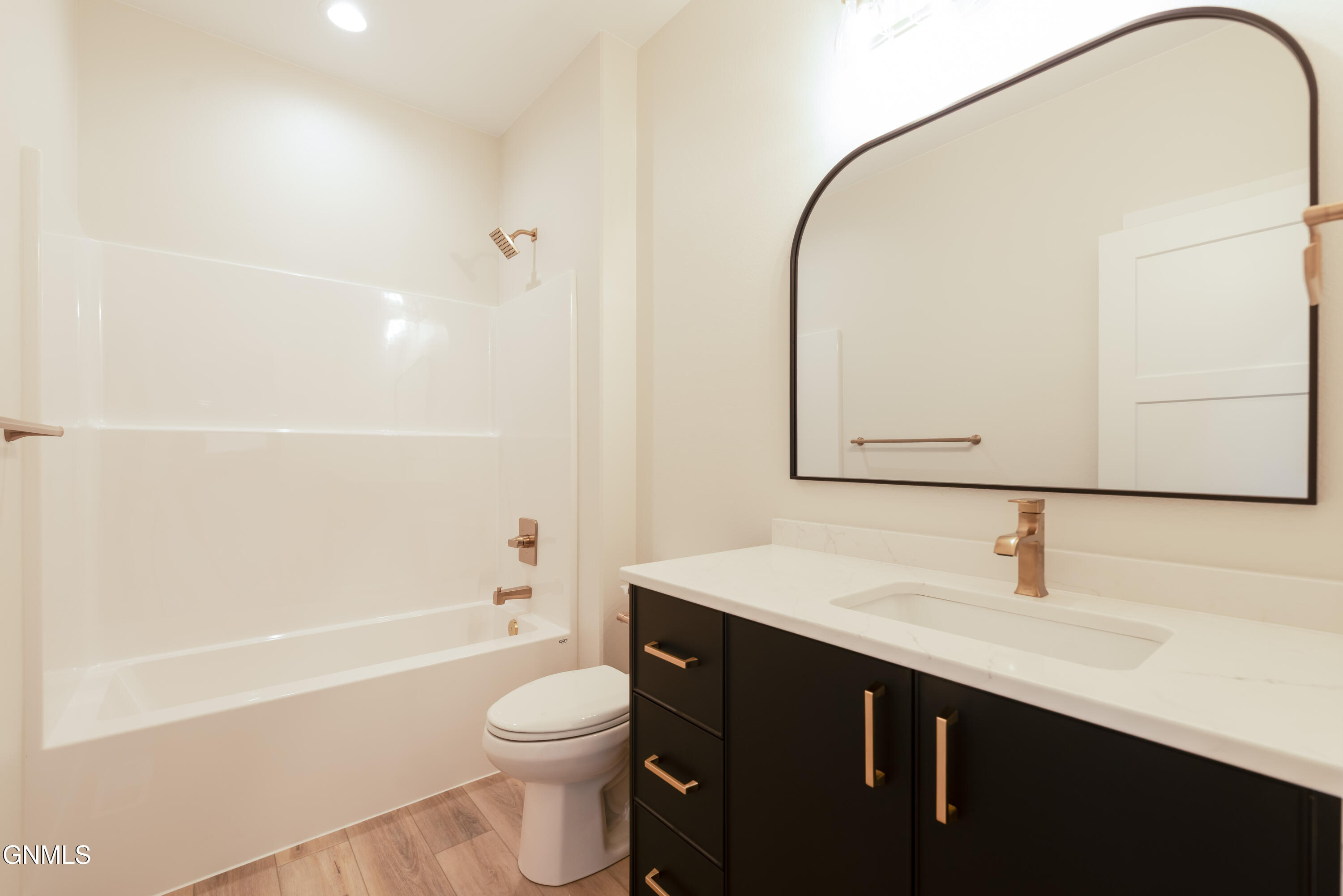 property viewer photo 21