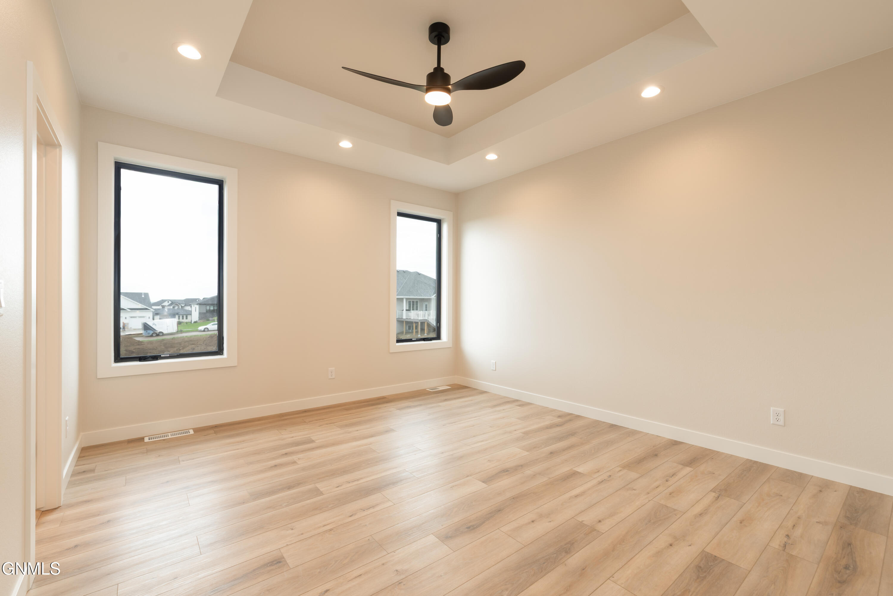 property viewer photo 22