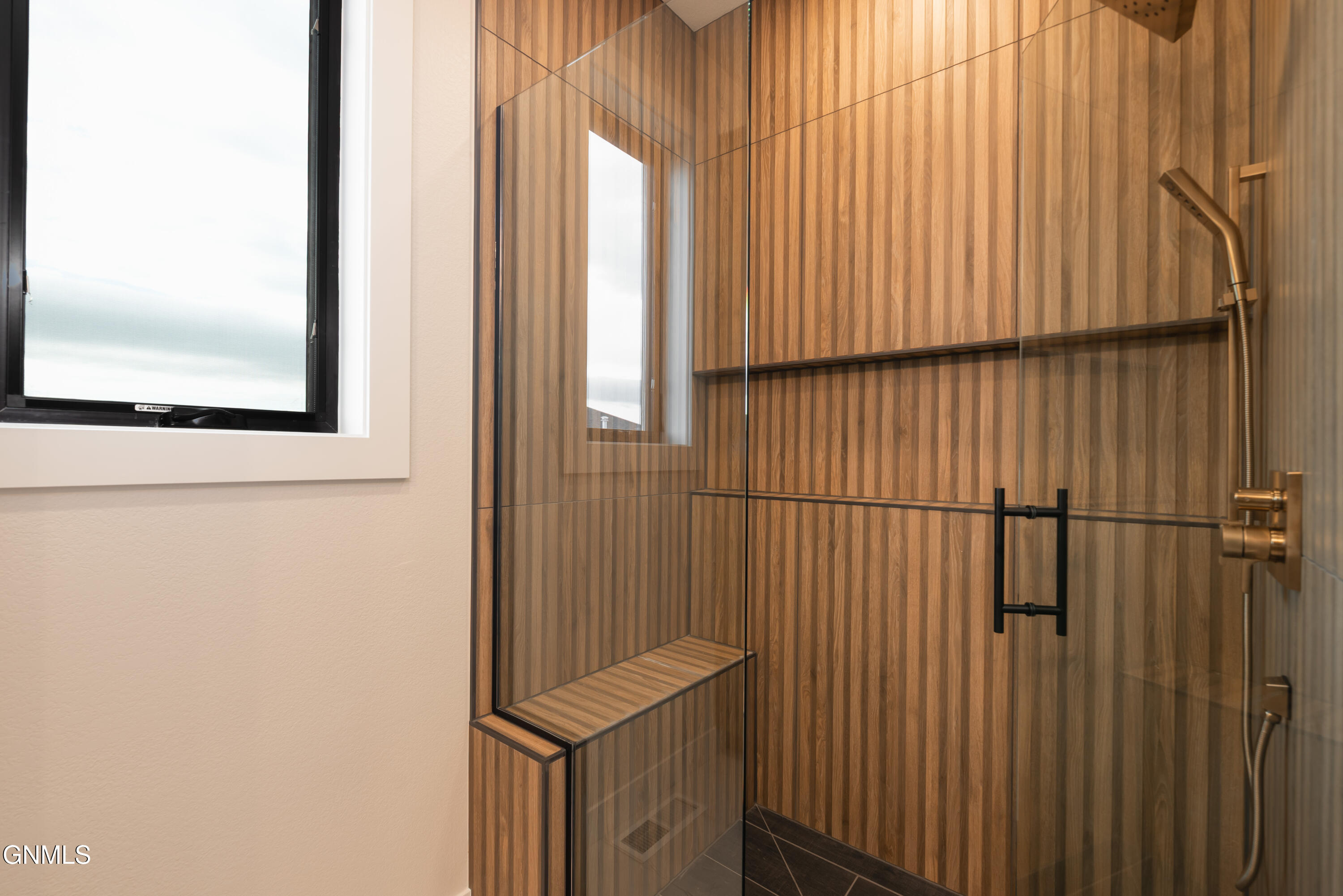 property viewer photo 25