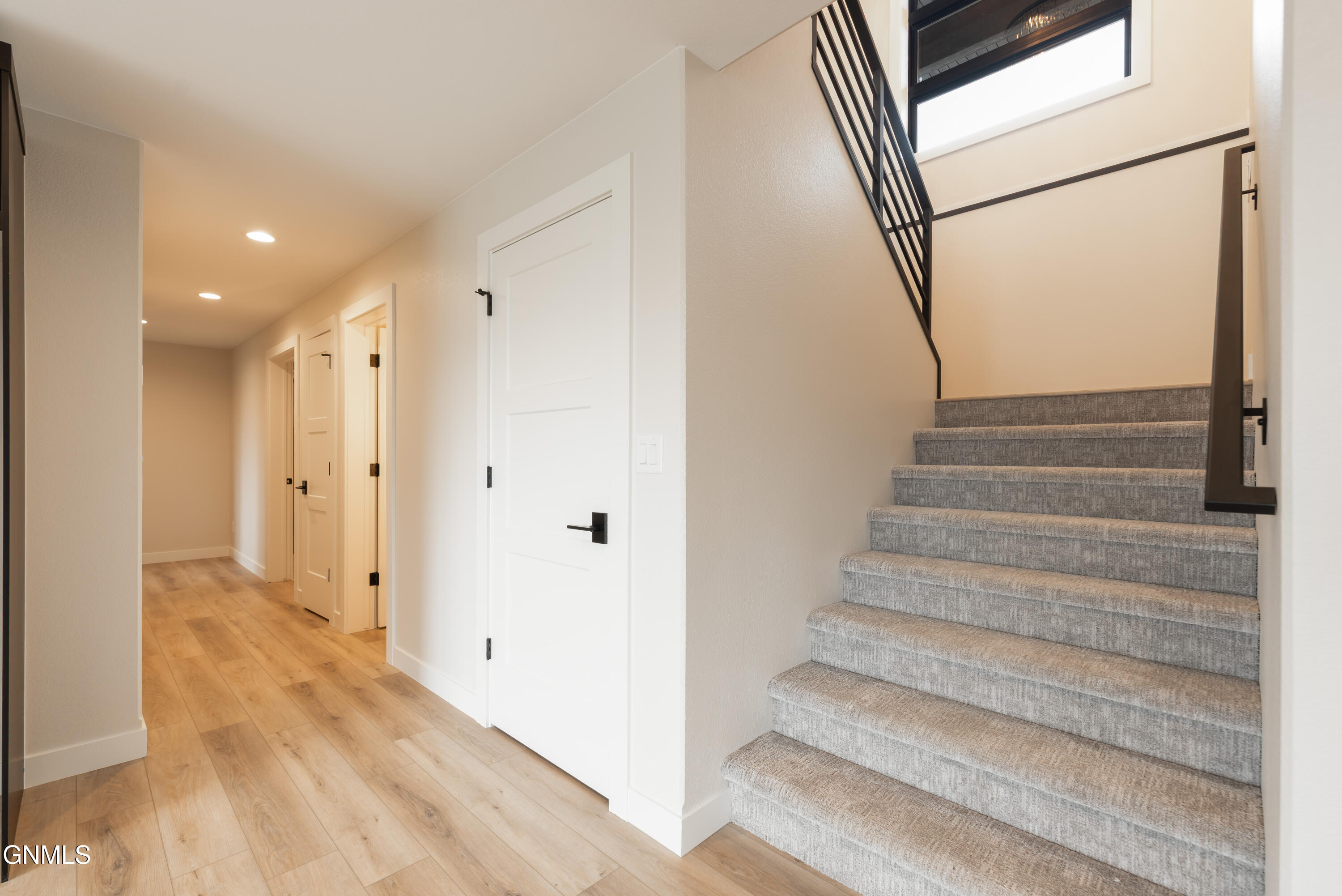 property viewer photo 28