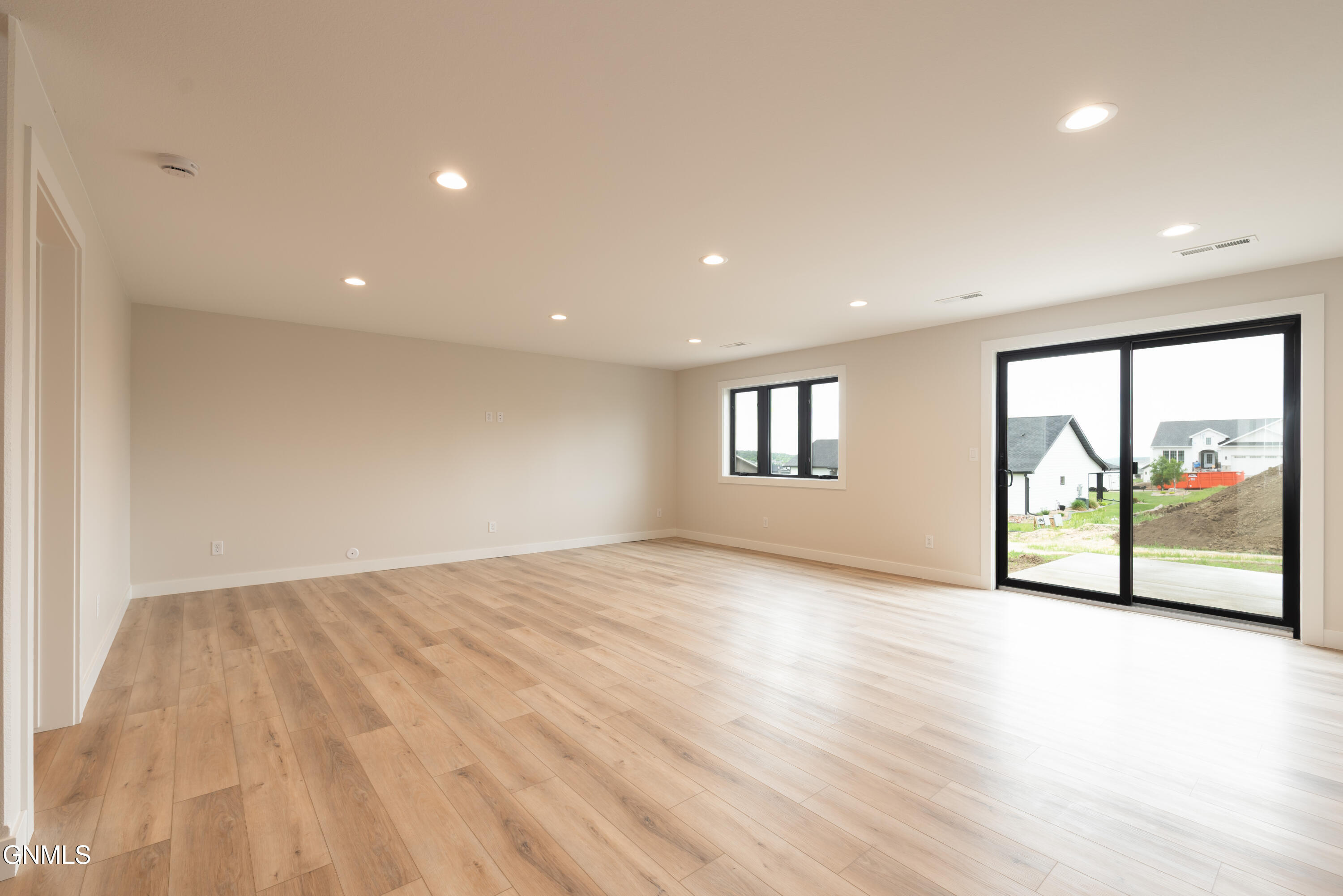property viewer photo 29