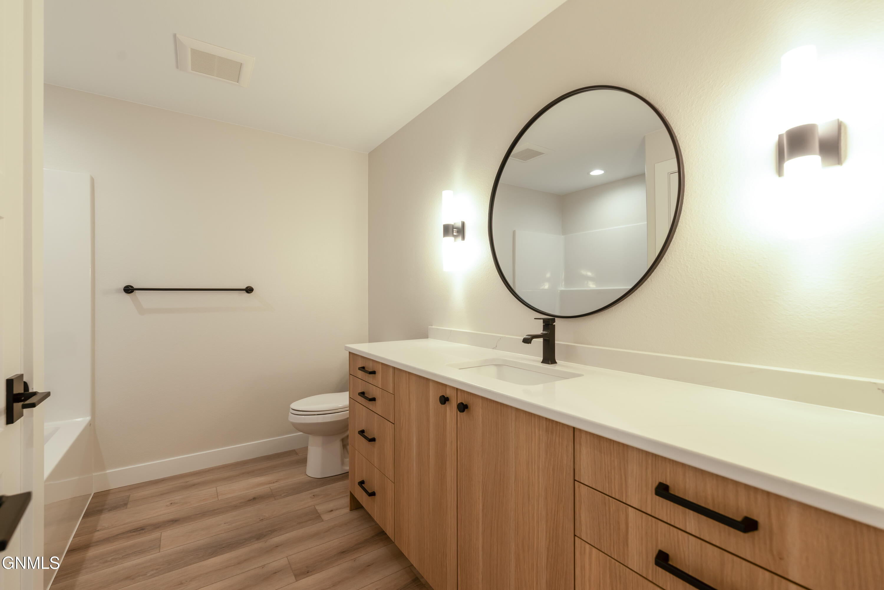 property viewer photo 33