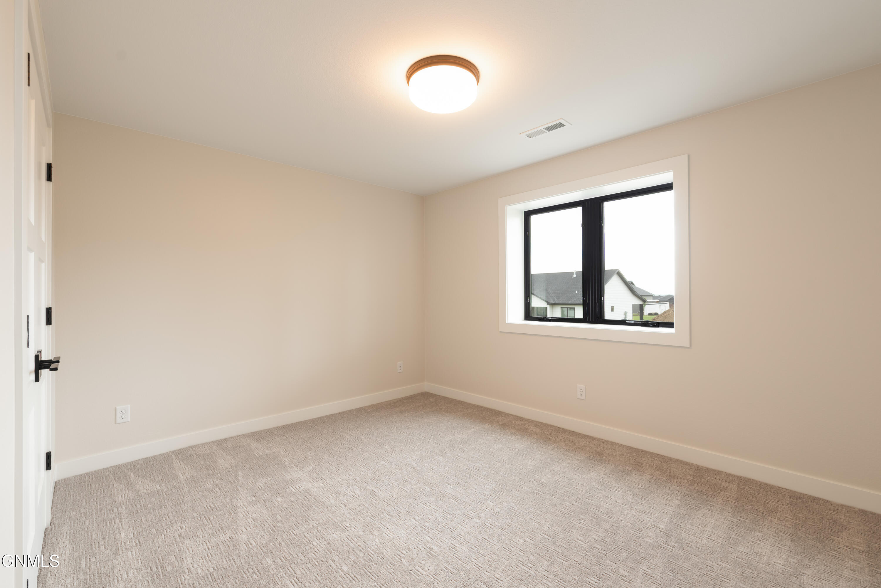 property viewer photo 34